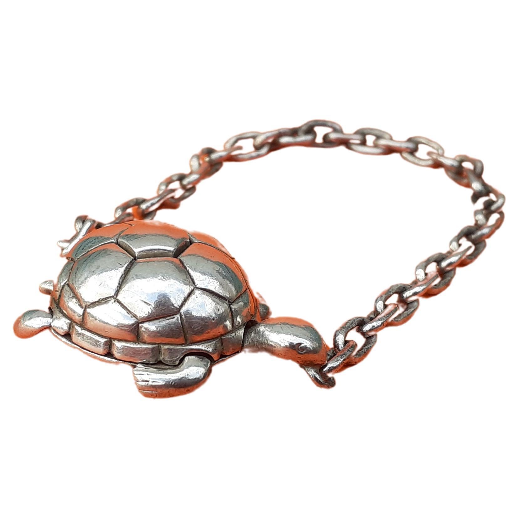 Exceptional Hermès Secret Mechansim Turtle Key Ring or Charm in Silver 