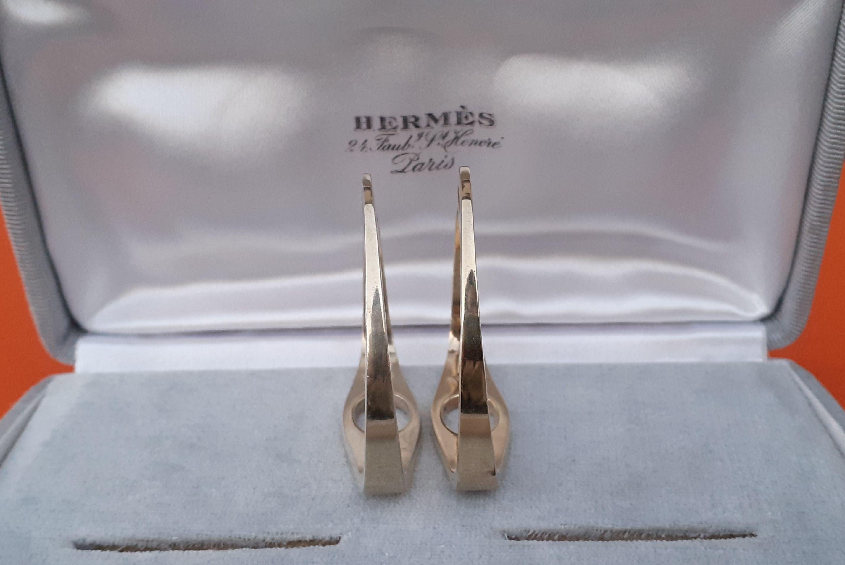 Außergewöhnlicher Hermès Satz von 2 Serviettenringen Steigbügel in Silber vergoldet Texas geformt im Angebot 11