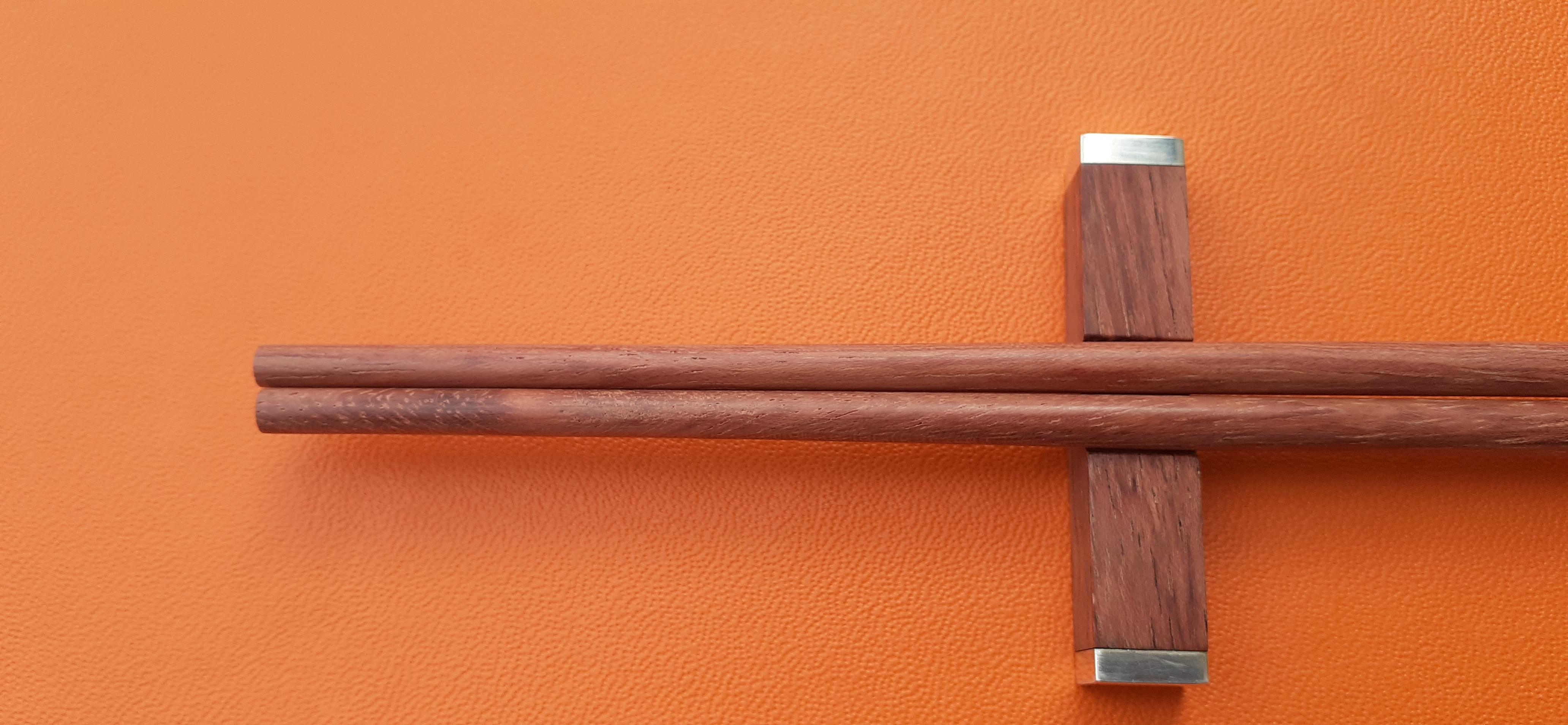 Exceptional Hermès Set of 2 pairs of Chopsticks in wood For Sale 6