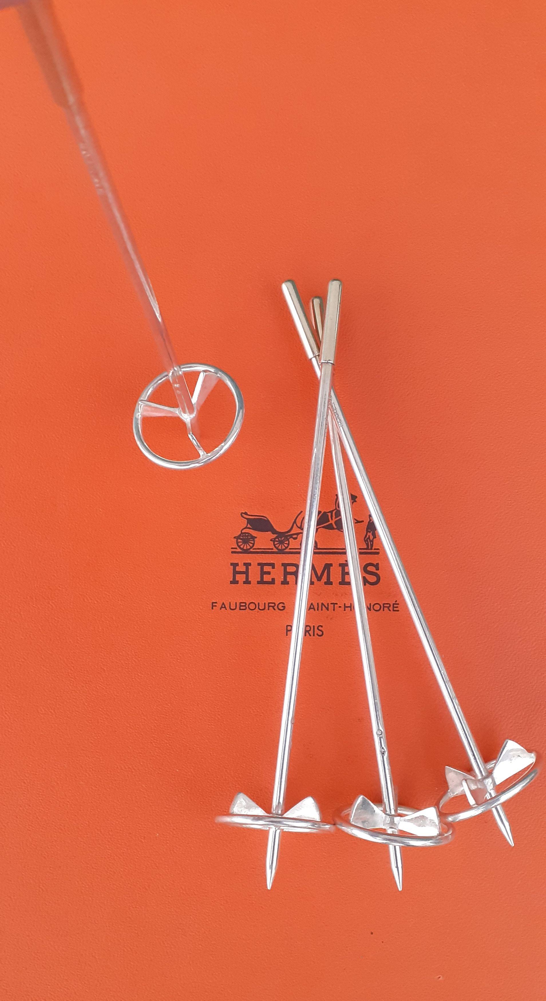 Women's or Men's Exceptional Hermès Set of 4 Swizzle Sticks Stirrers Ski Poles in Silver For Sale