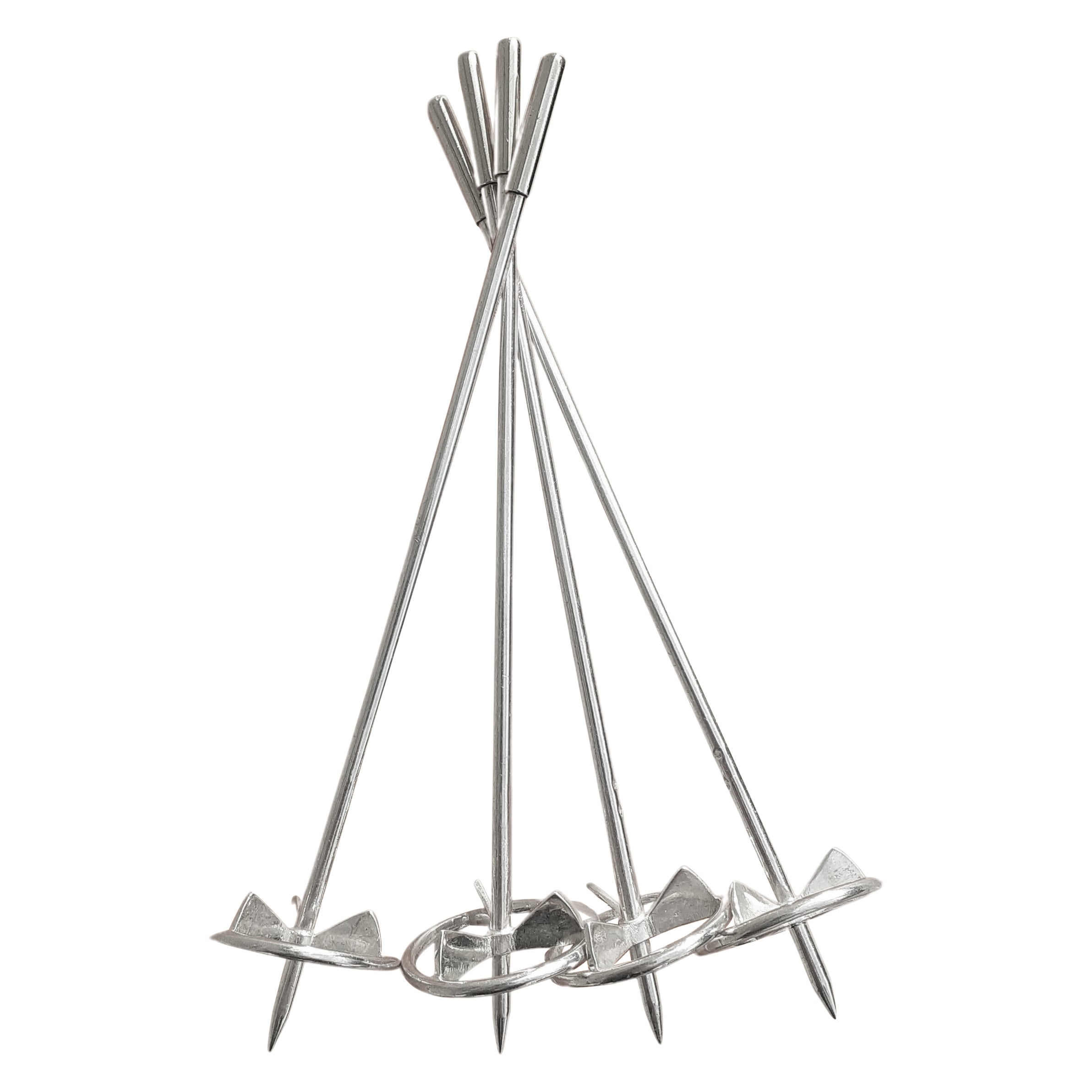 Exceptional Hermès Set of 4 Swizzle Sticks Stirrers Ski Poles in Silver For Sale