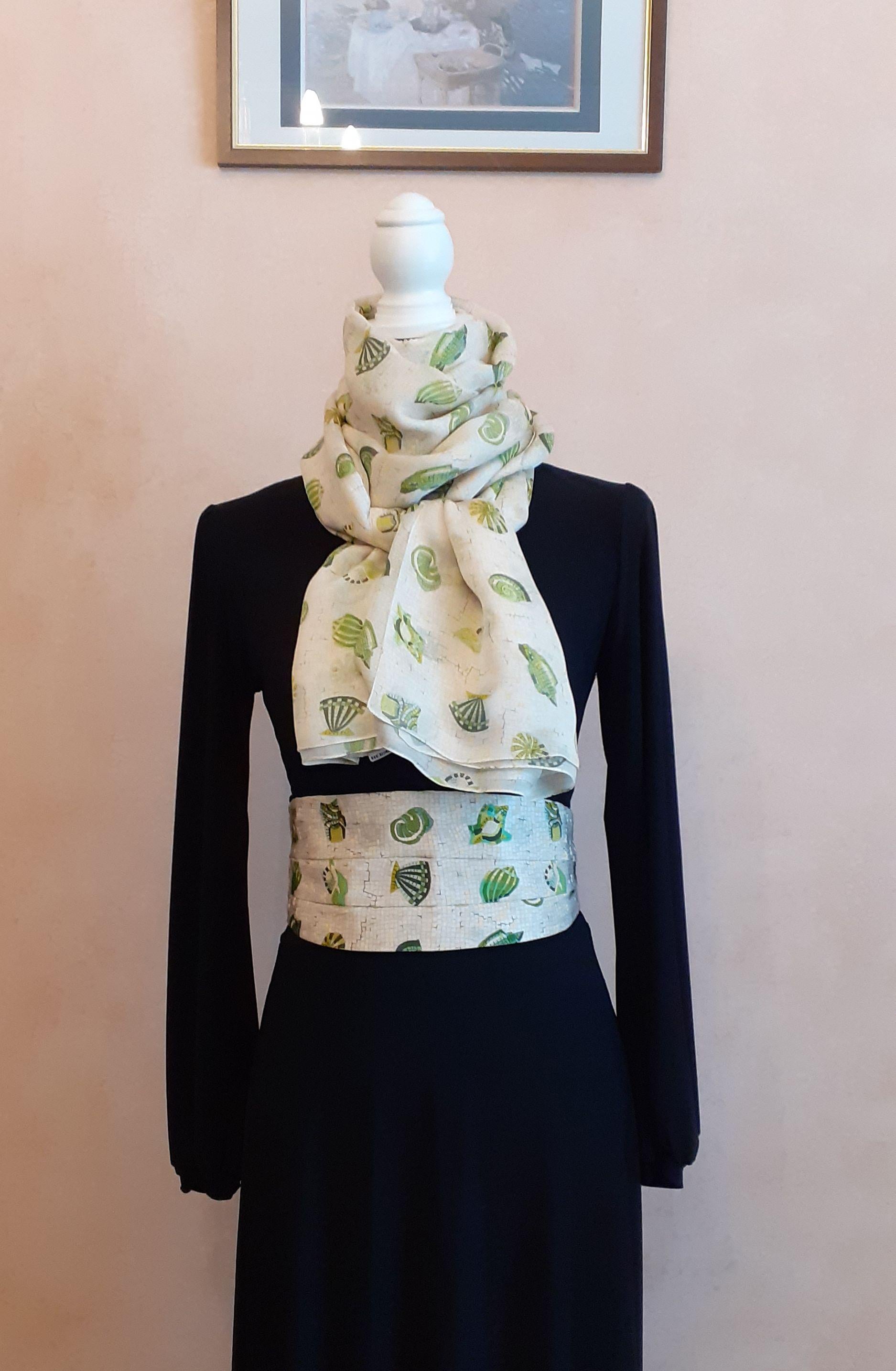Seltenes Hermès Set aus passendem Schal und Kummerbund Muscheln auf Mosaik in Seide im Angebot 10