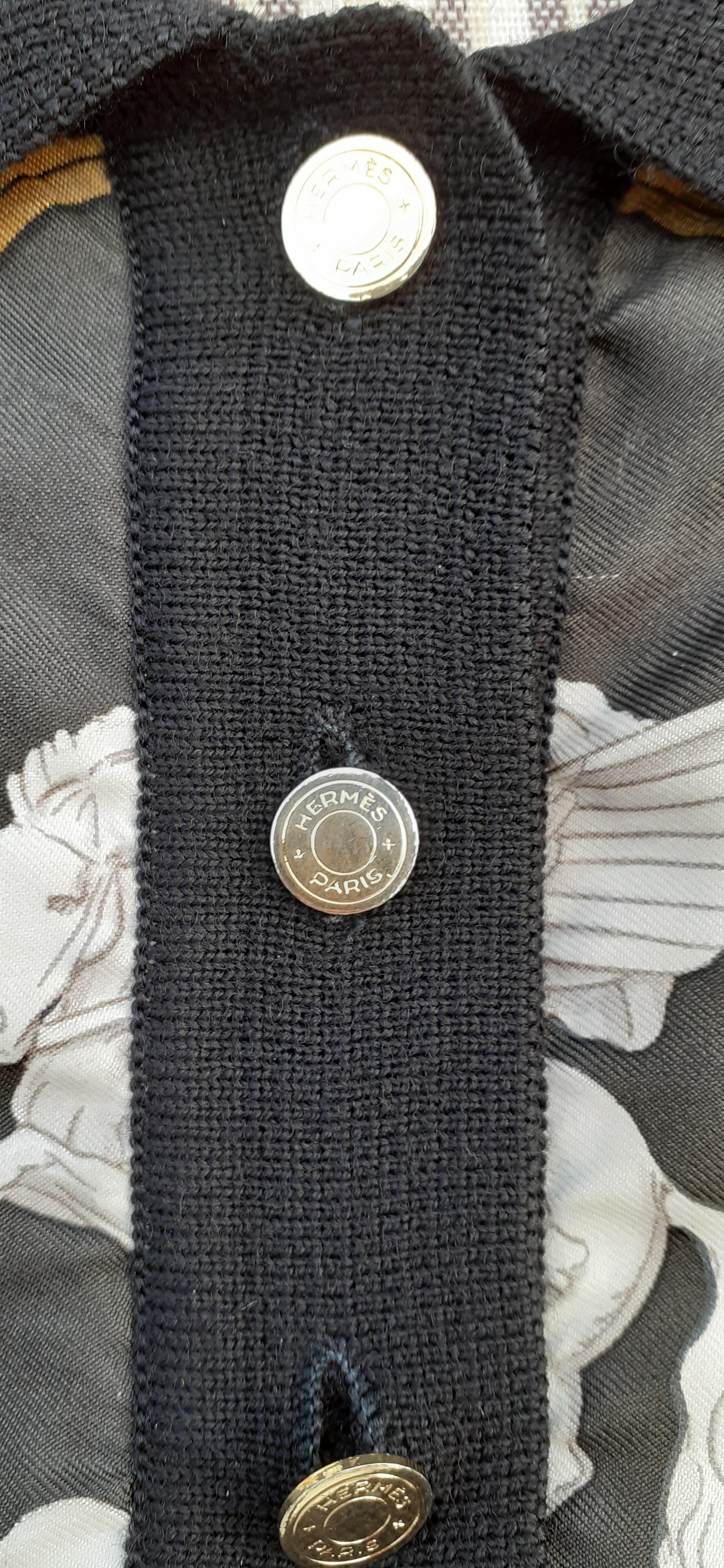 Exceptionnel ensemble Hermès de pull et écharpe assortie à motif Wedgwood Taille M en vente 6