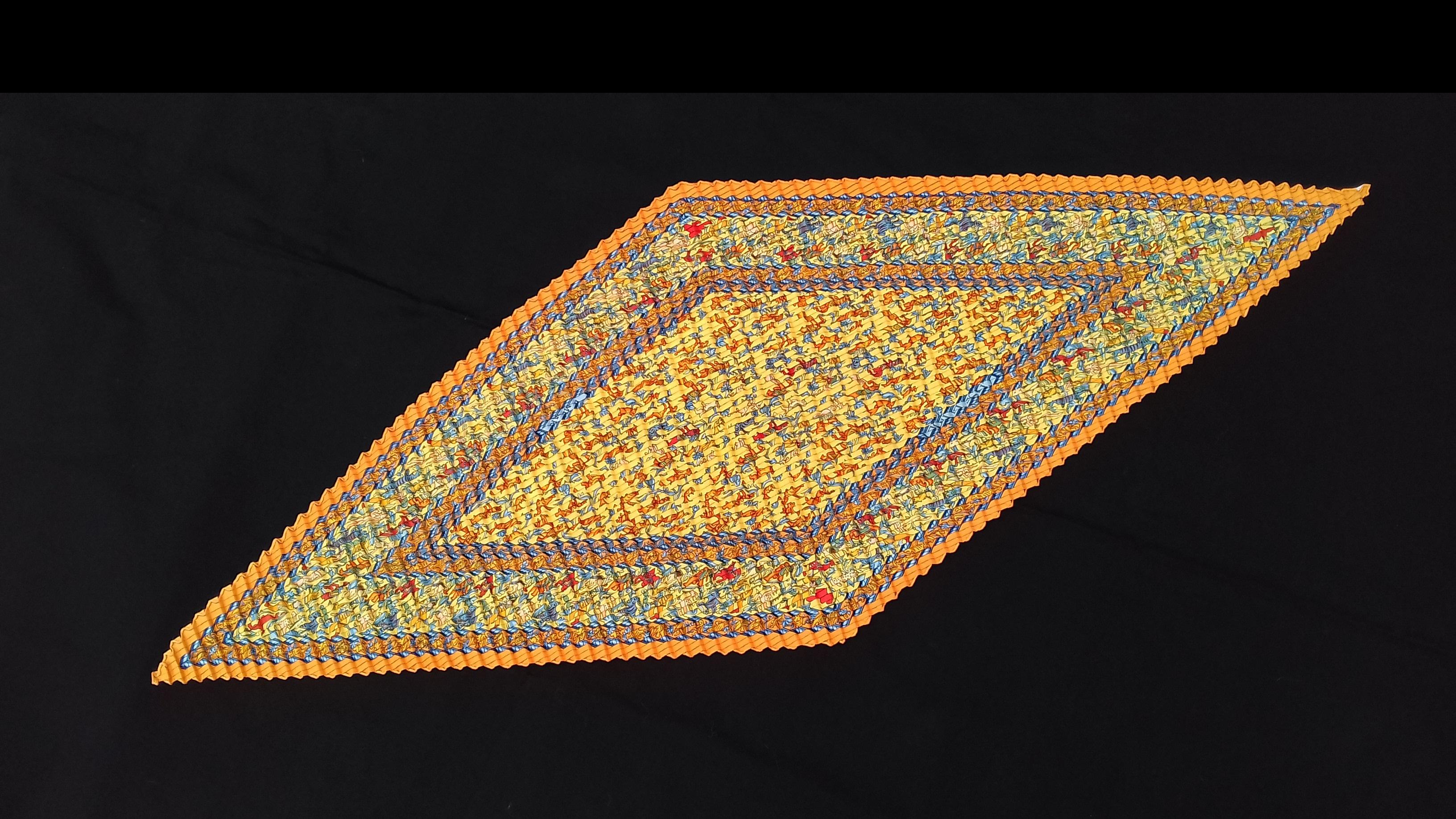 Stunning and Rare Authentic Hermès Scarf

Pattern: 