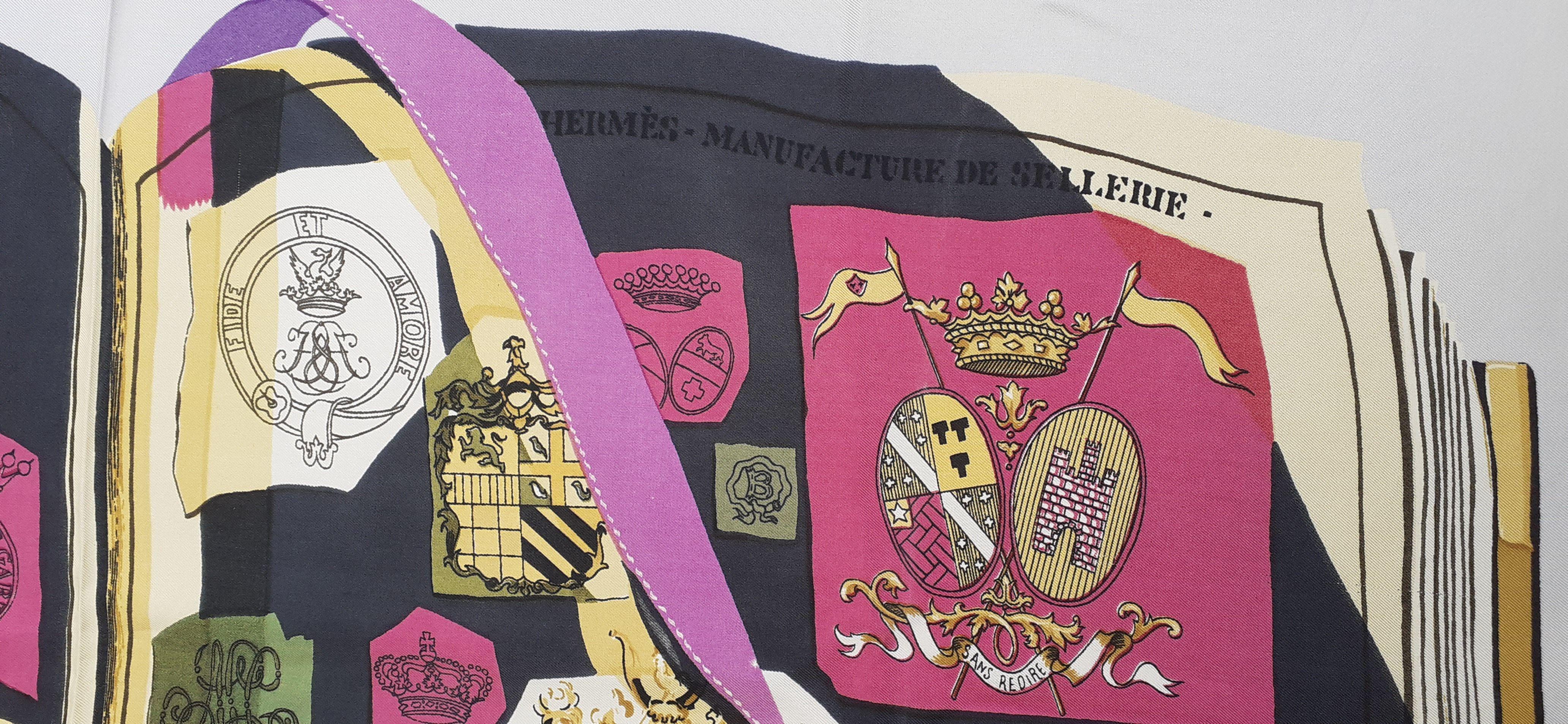 Exceptionnel Foulard en soie Hermès Chiffres et Monogrammes Lise Coutin 1962 Collector en vente 5
