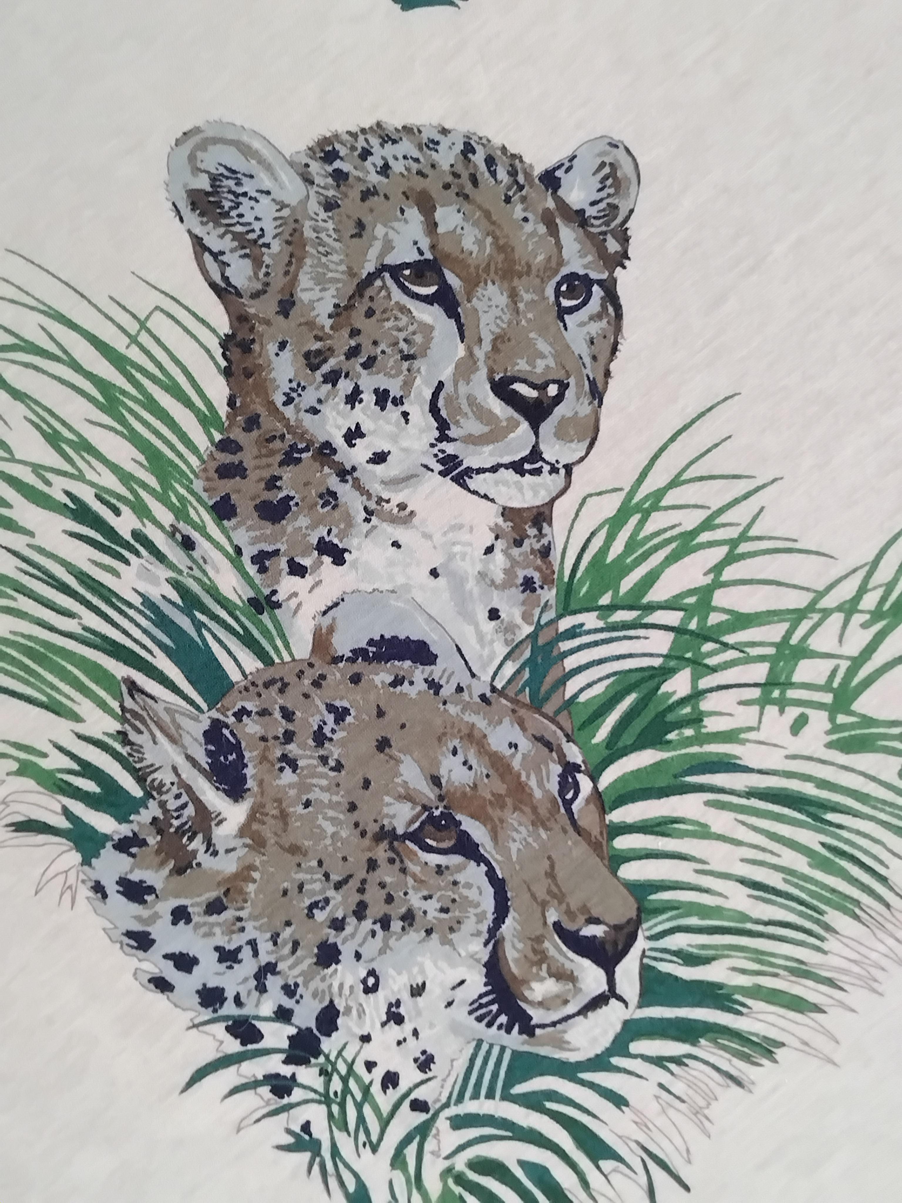 Exceptional Hermès T-Shirt Cotton Scarf Guepards Dallet Cheetahs Khaki 44' For Sale 5