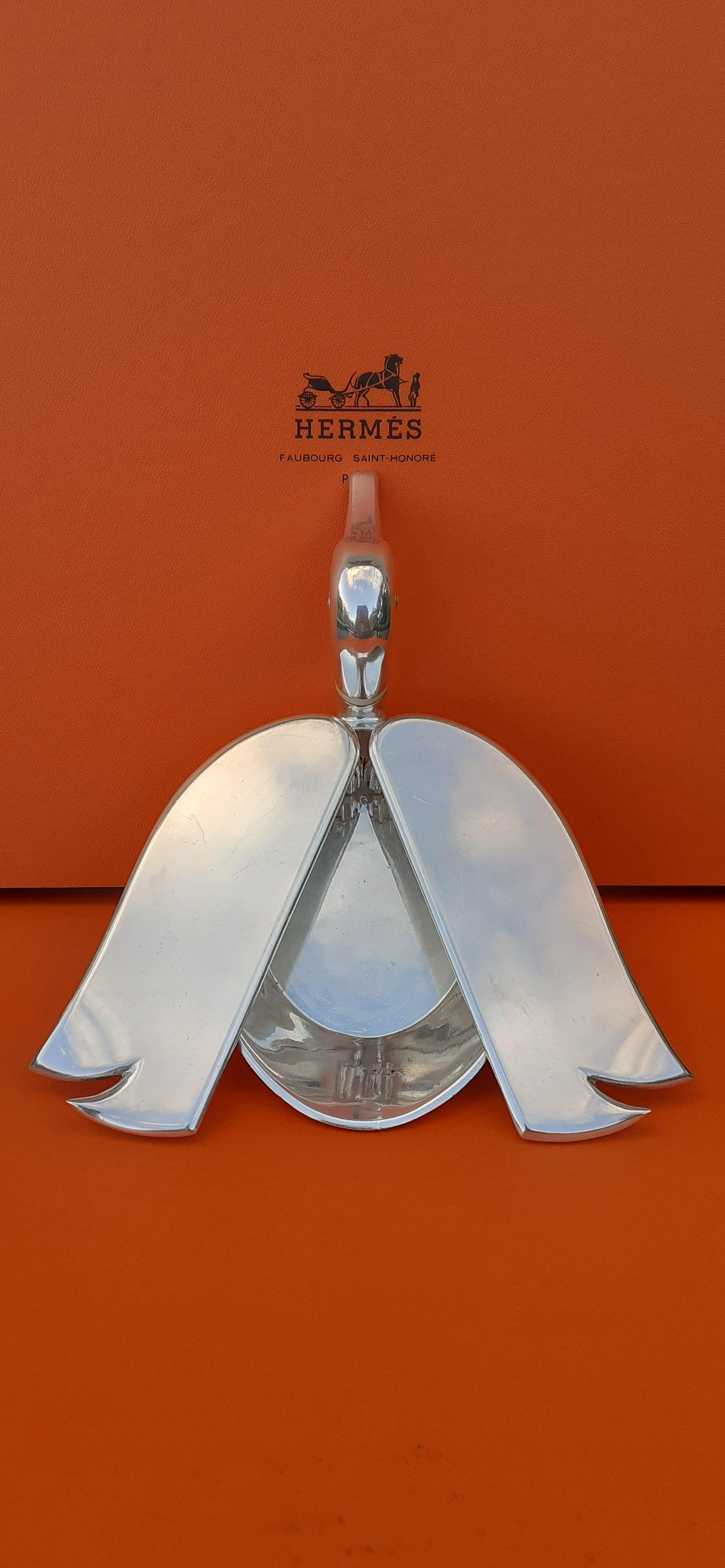 Exceptional Hermès Vintage Ashtray Change Tray Duck Shaped in Silver Tone Metal 6