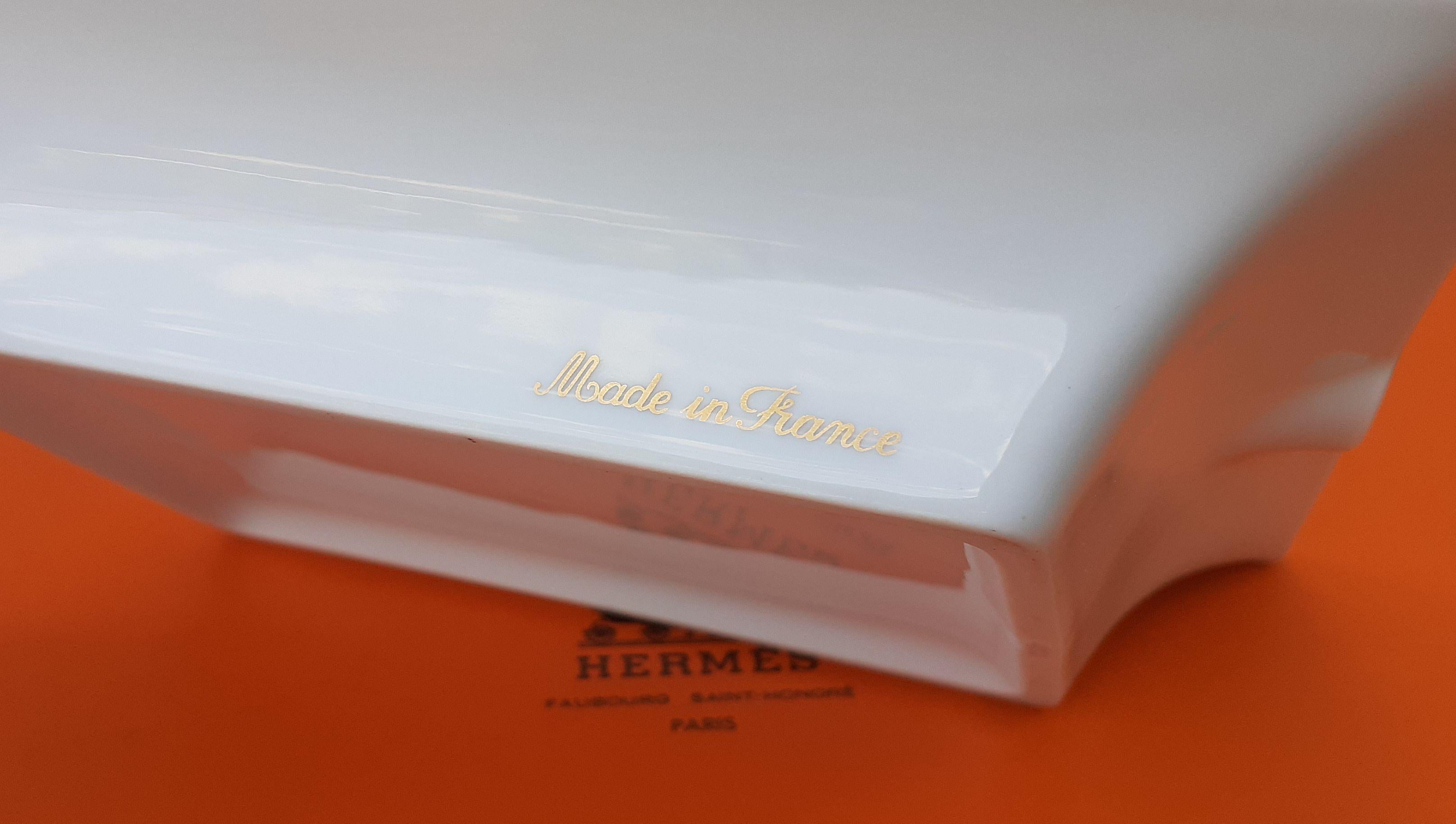 Exceptional Hermès Vintage Ashtray Change Tray Lion Print in Porcelain RARE For Sale 1