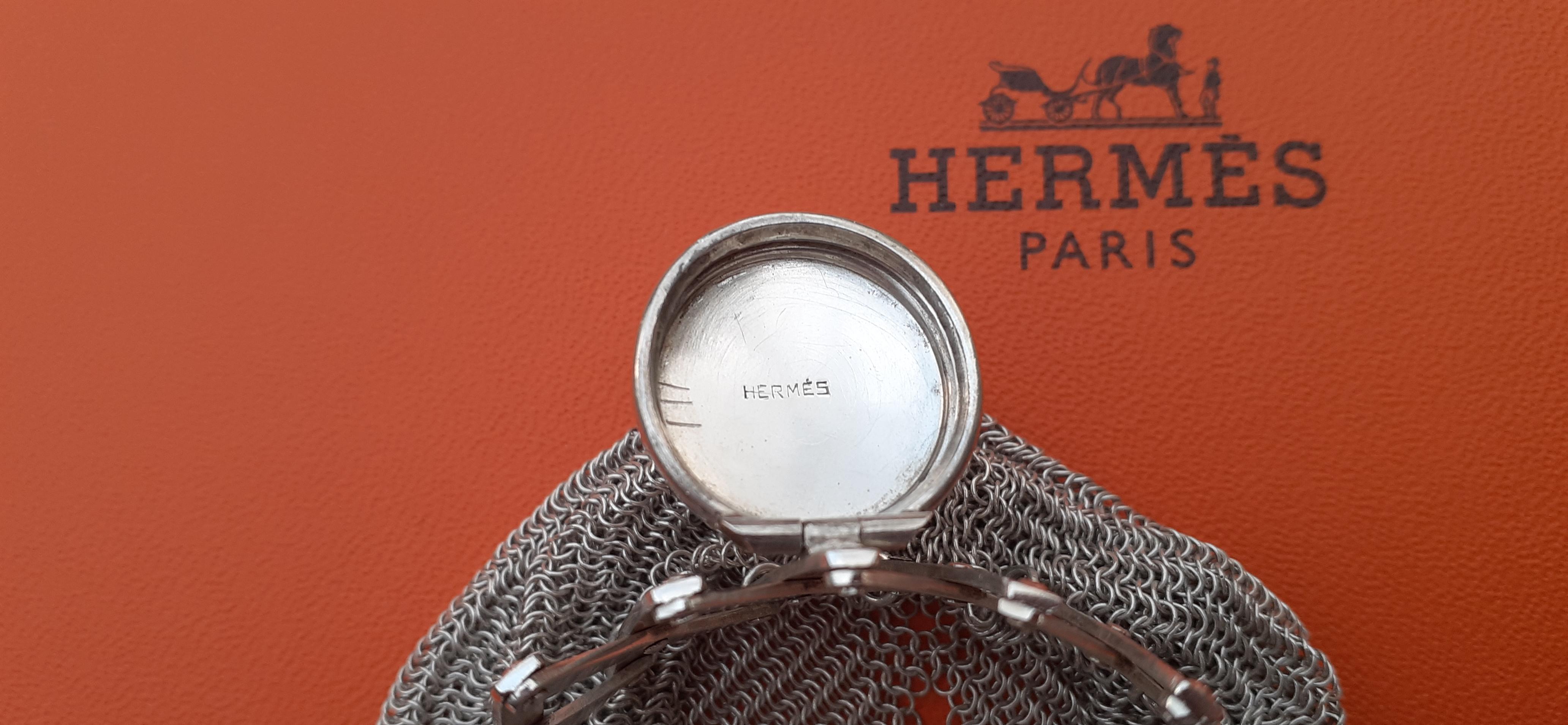 Exceptional Hermès Vintage Chainmail Almoner Coin Purse in Silver RARE For Sale 5