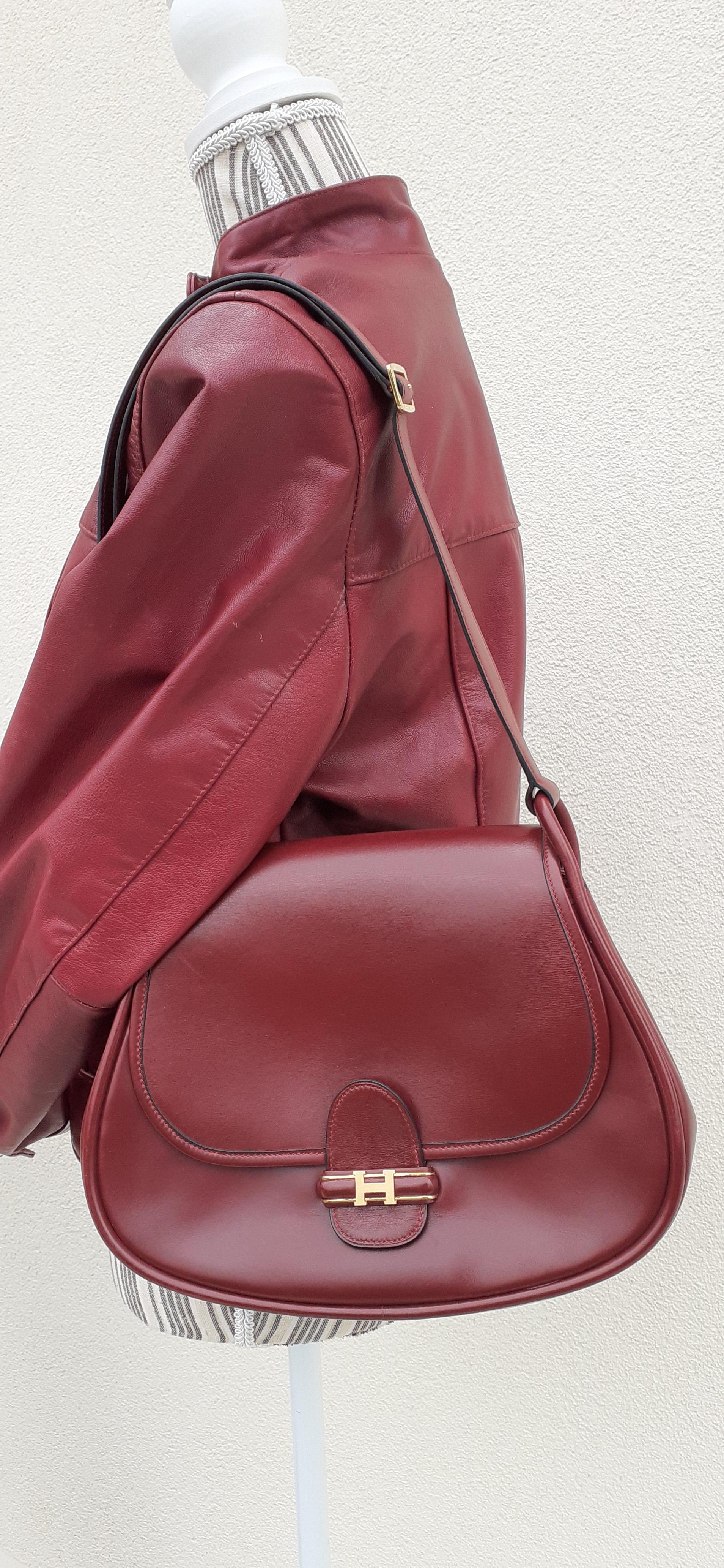 Außergewöhnliche Hermès Vintage Glika Tasche Rouge H Box Leder Golden Hdw 28 cm im Angebot 13