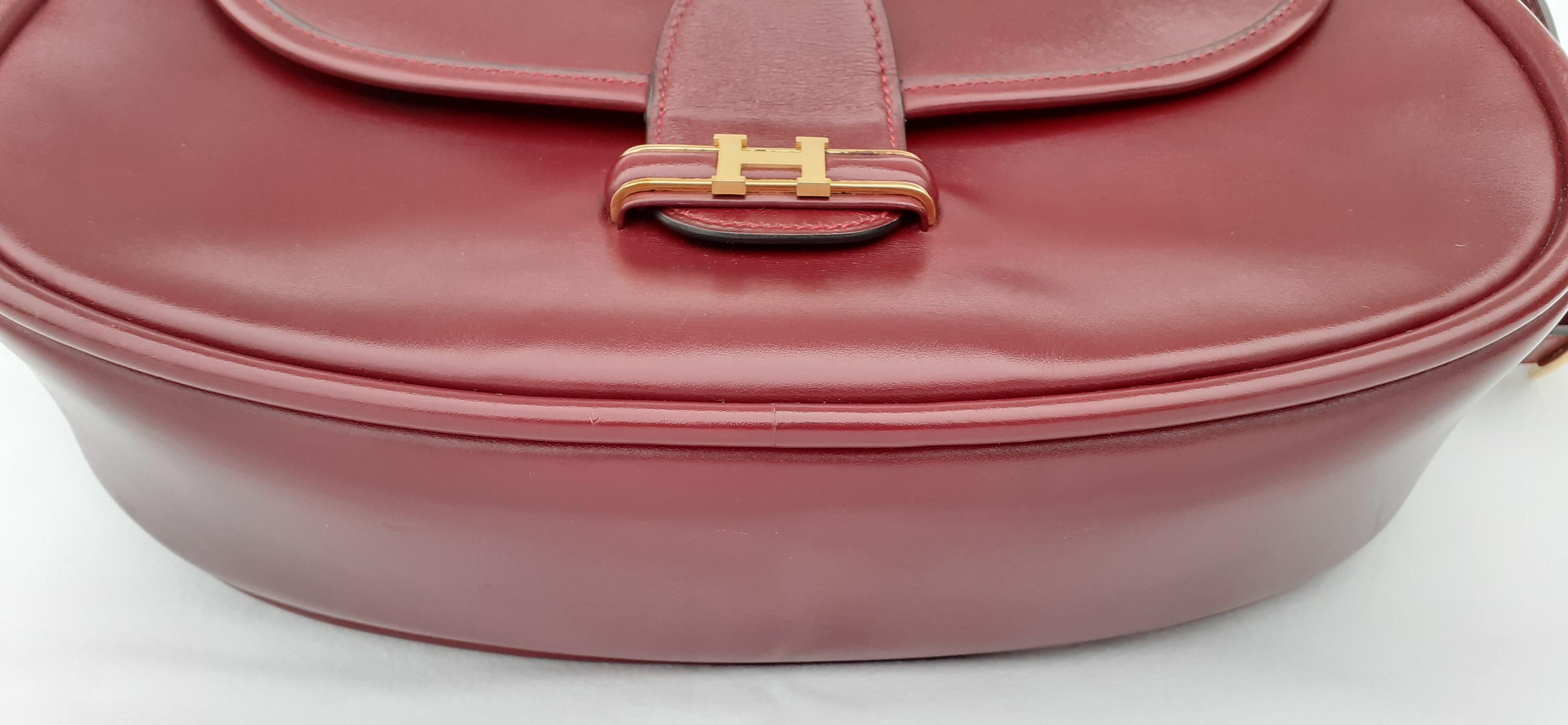 Brown Exceptional Hermès Vintage Glika Bag Rouge H Box Leather Golden Hdw 28 cm For Sale