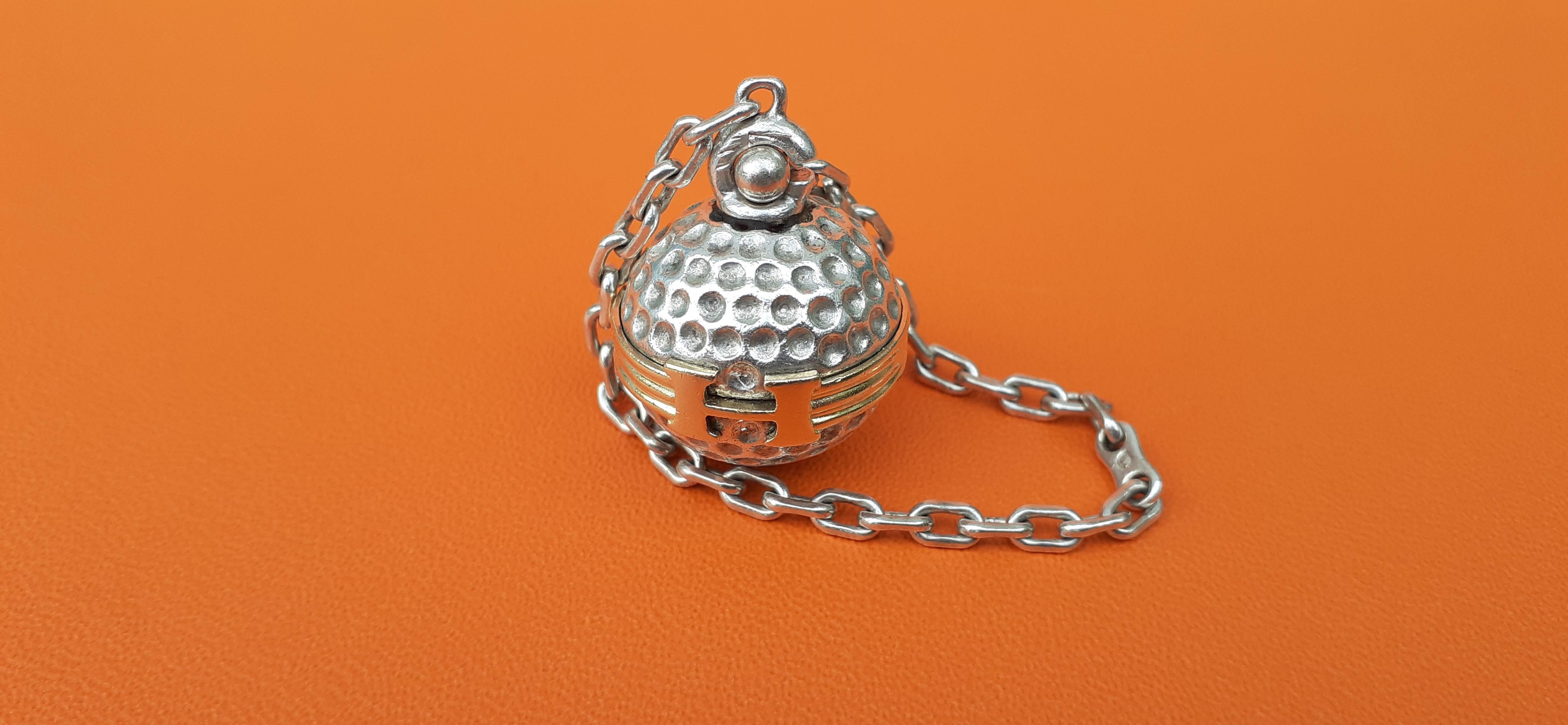 Women's or Men's Exceptional Hermès Vintage Golf Ball Key Ring Keychain Silver and Vermeil For Sale