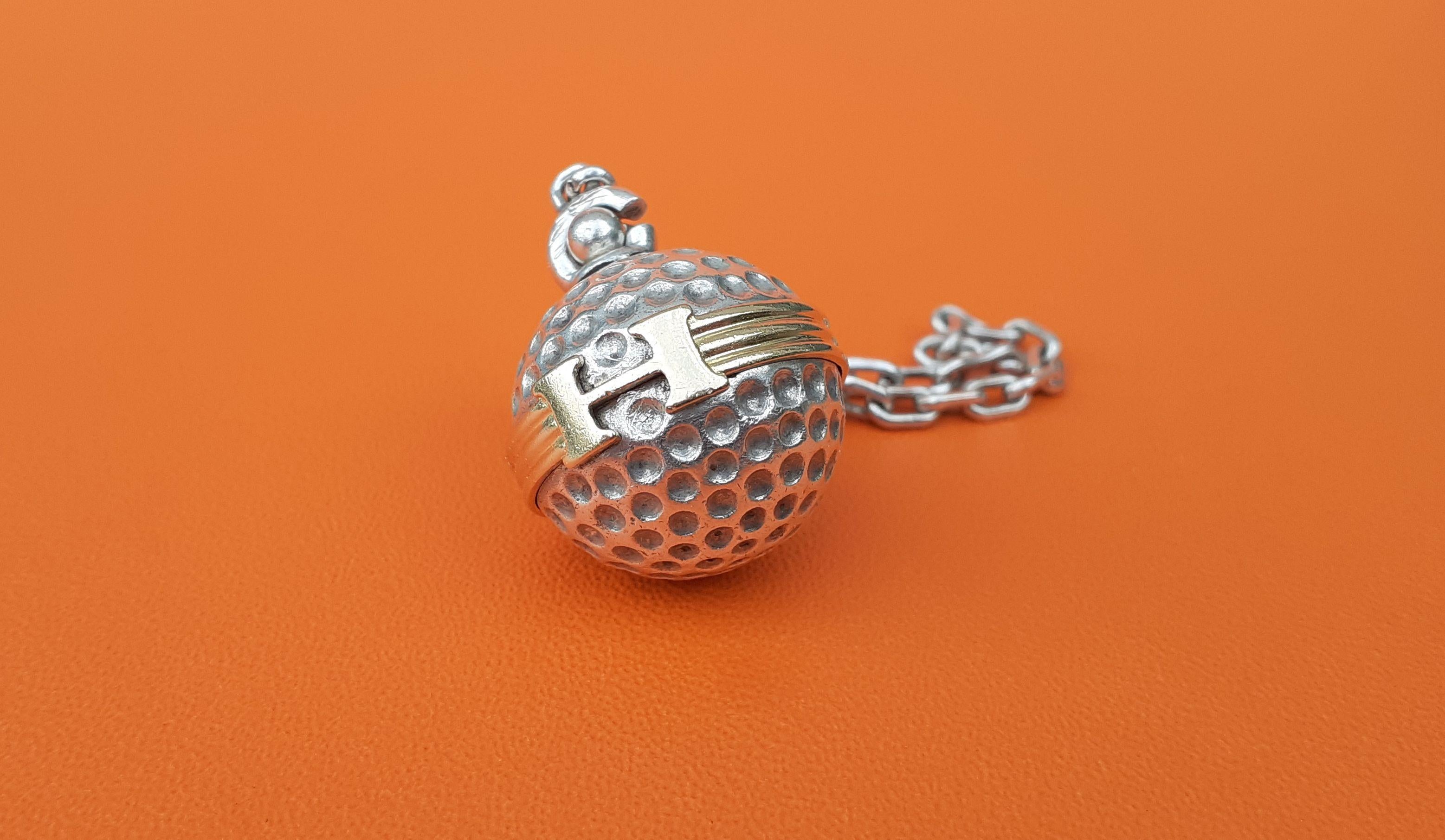 Exceptional Hermès Vintage Golf Ball Key Ring Keychain Silver and Vermeil For Sale 2