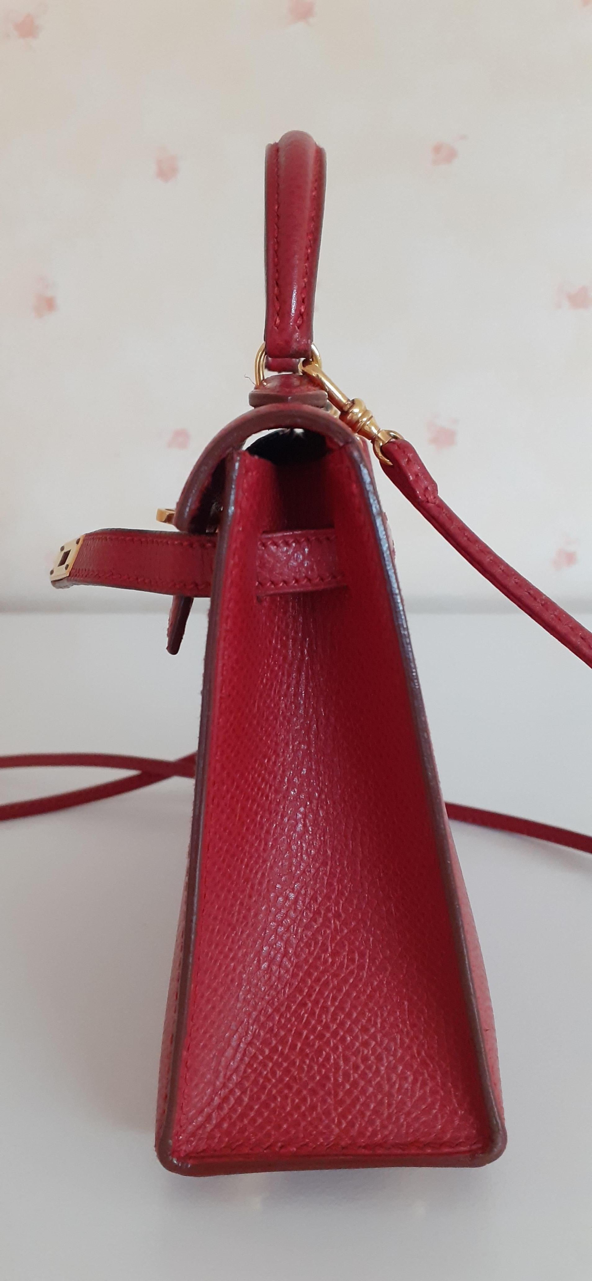 Außergewöhnliche Hermès Vintage Micro Kelly 15 cm Sellier Tasche Rot Leder Gold Hdw im Angebot 4