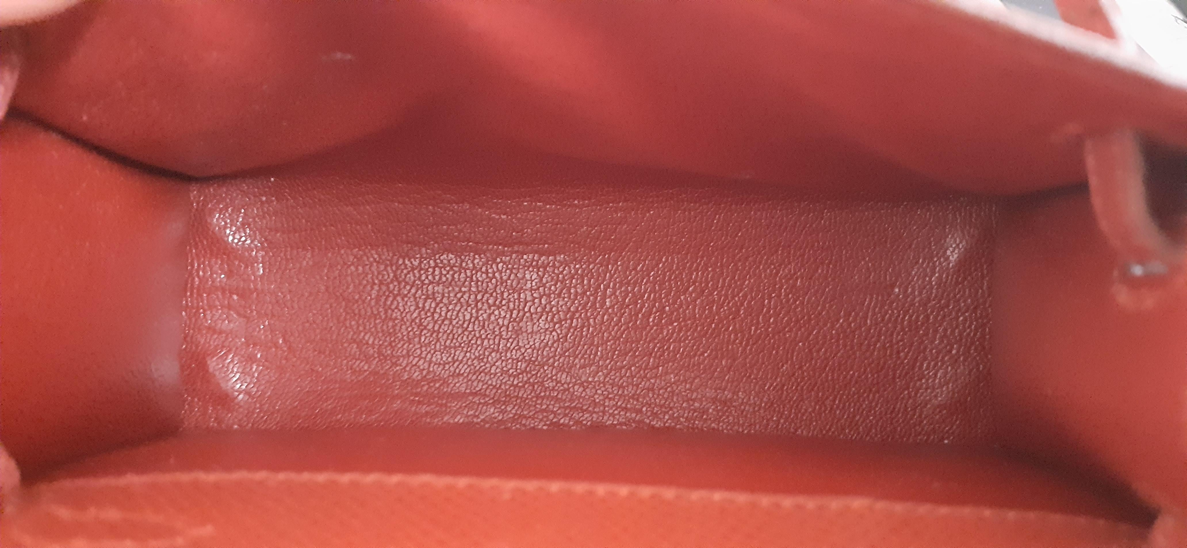 Außergewöhnliche Hermès Vintage Micro Kelly 15 cm Sellier Tasche Rot Leder Gold Hdw im Angebot 8
