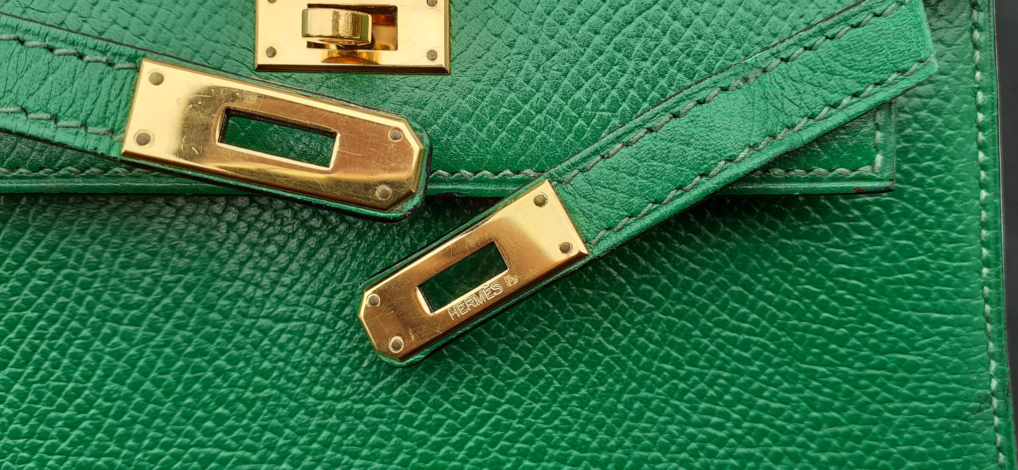 Exceptional Hermès Vintage Micro Kelly 15 cm Sellier Bag Green Leather Gold Hdw 6