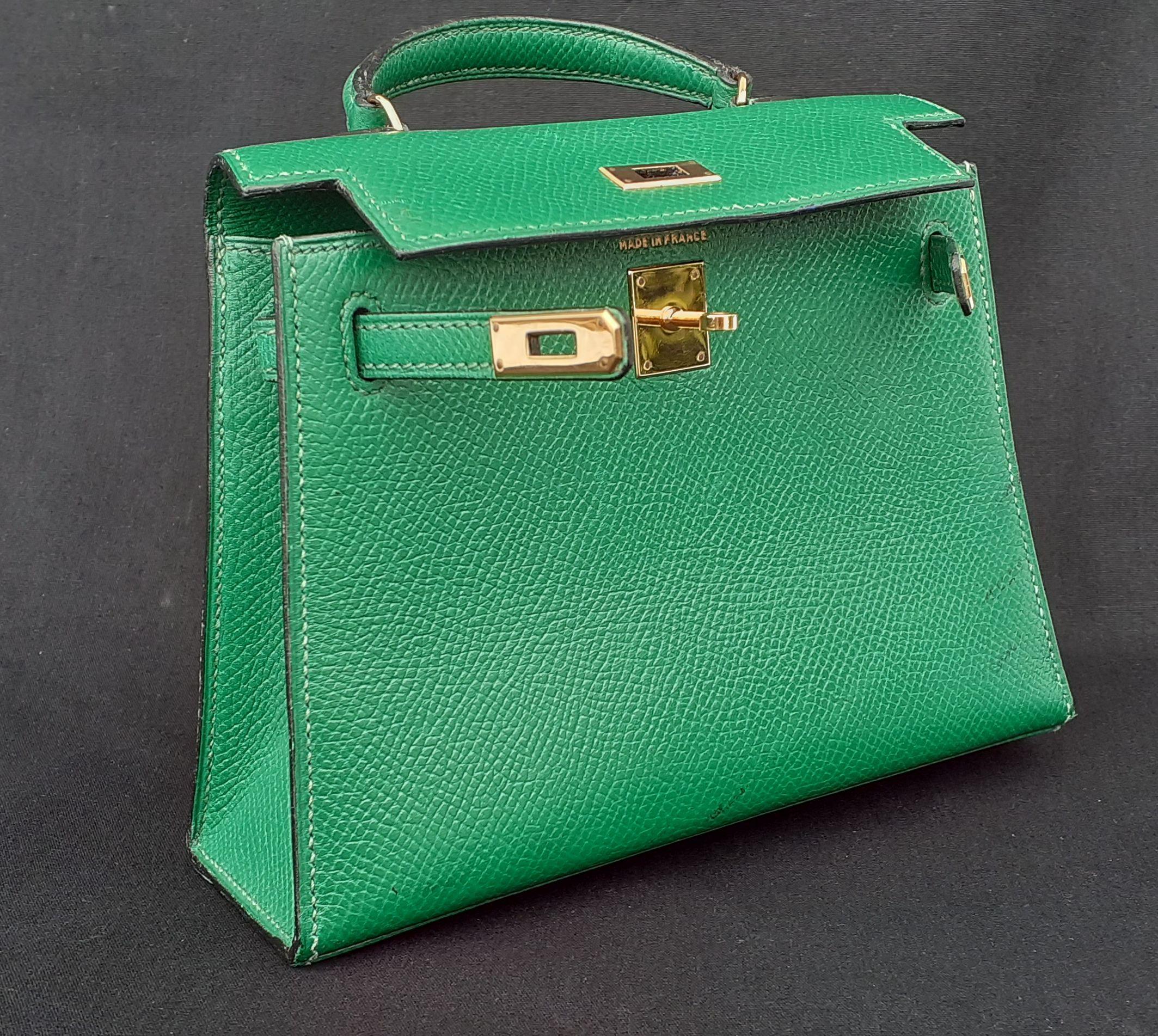 Exceptional Hermès Vintage Micro Kelly 15 cm Sellier Bag Green Leather Gold Hdw 9