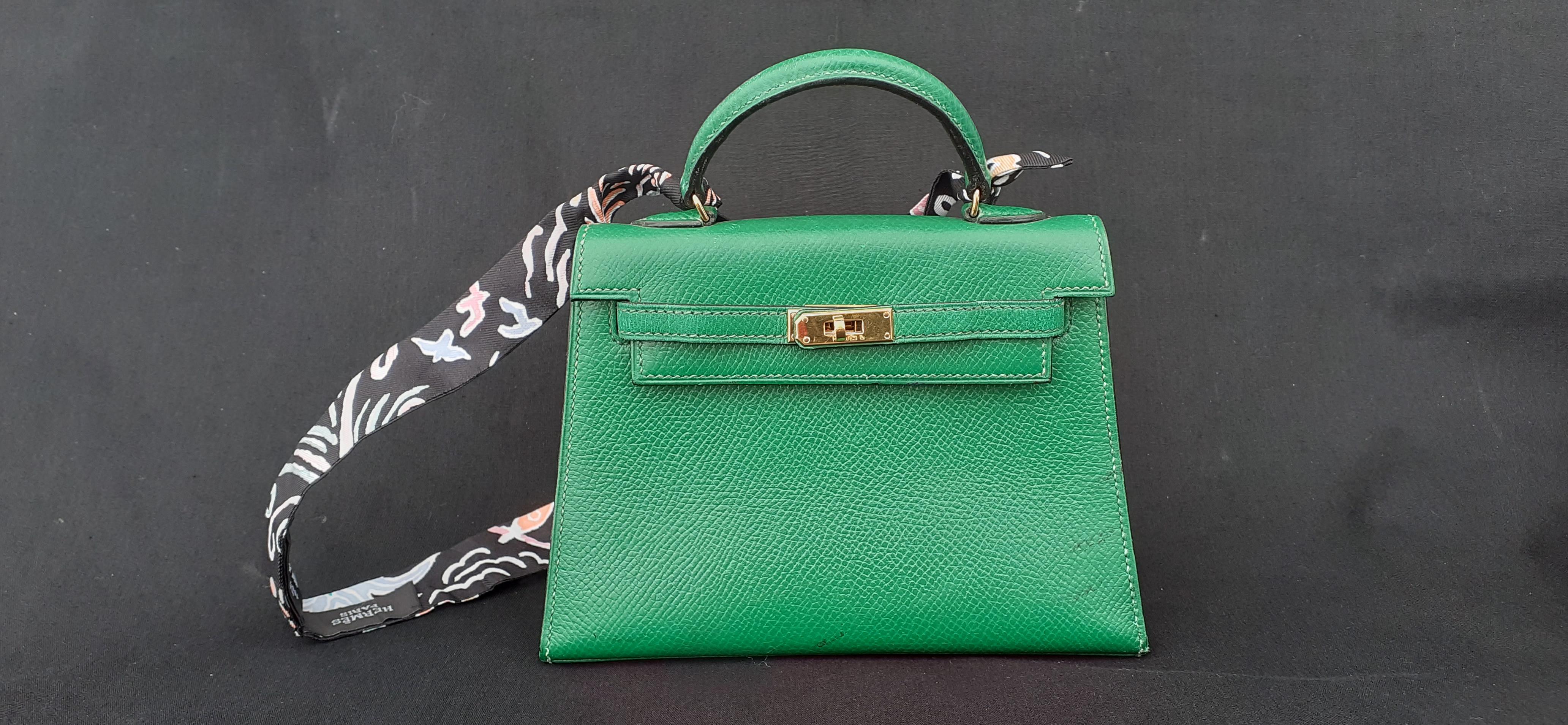Exceptional Hermès Vintage Micro Kelly 15 cm Sellier Bag Green Leather Gold Hdw 10