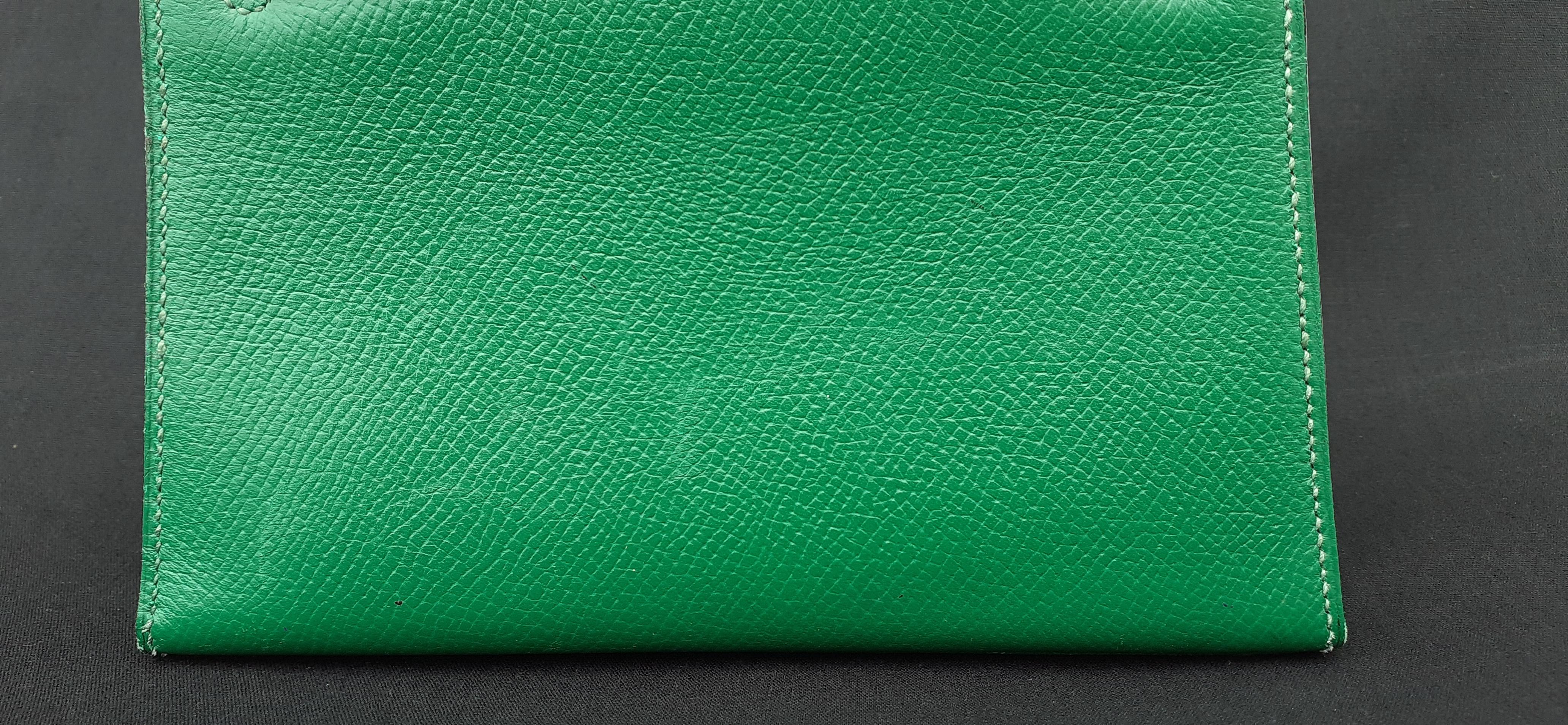 Women's Exceptional Hermès Vintage Micro Kelly 15 cm Sellier Bag Green Leather Gold Hdw