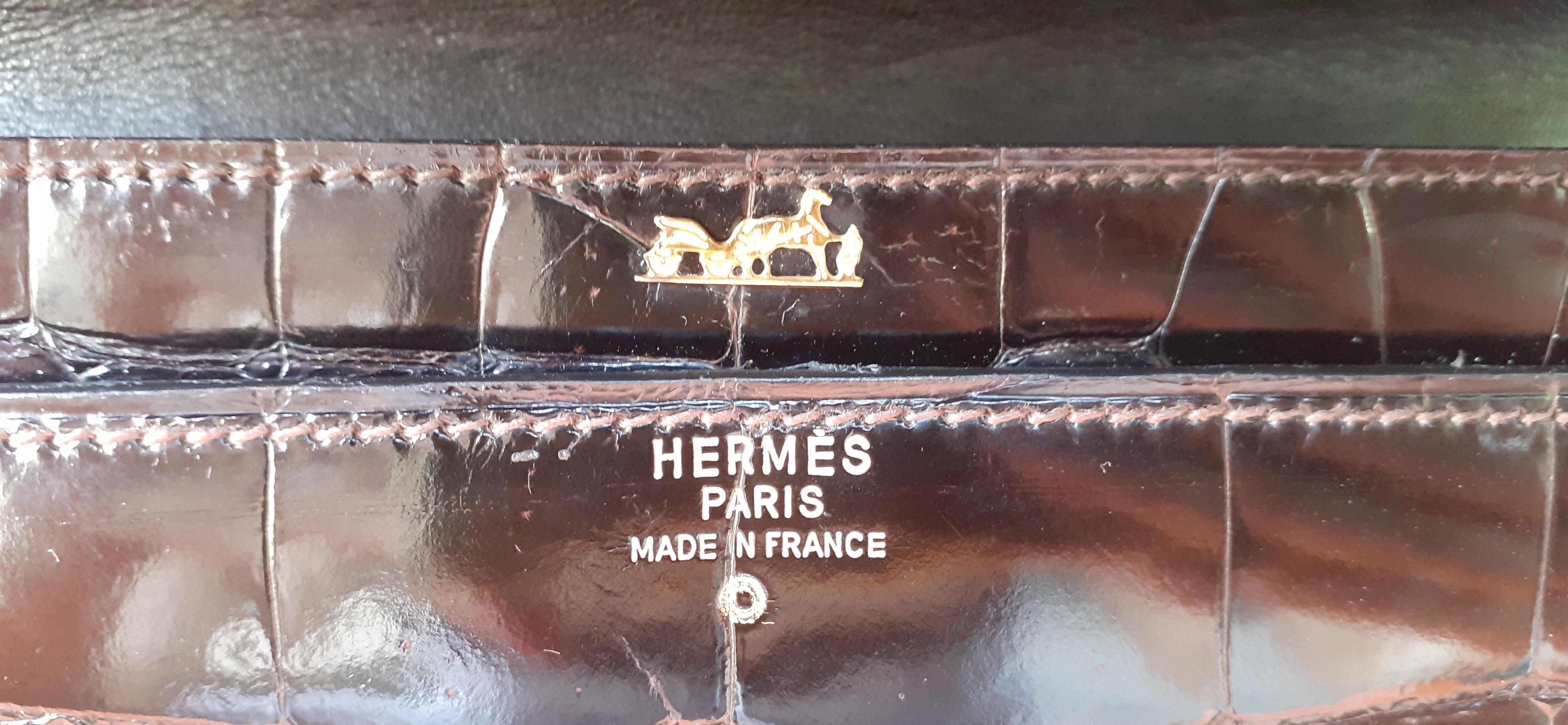 Außergewöhnliche Hermès Vintage Padlock Geldbörse Clutch Tasche glänzend braun Krokodil Ghw im Angebot 7