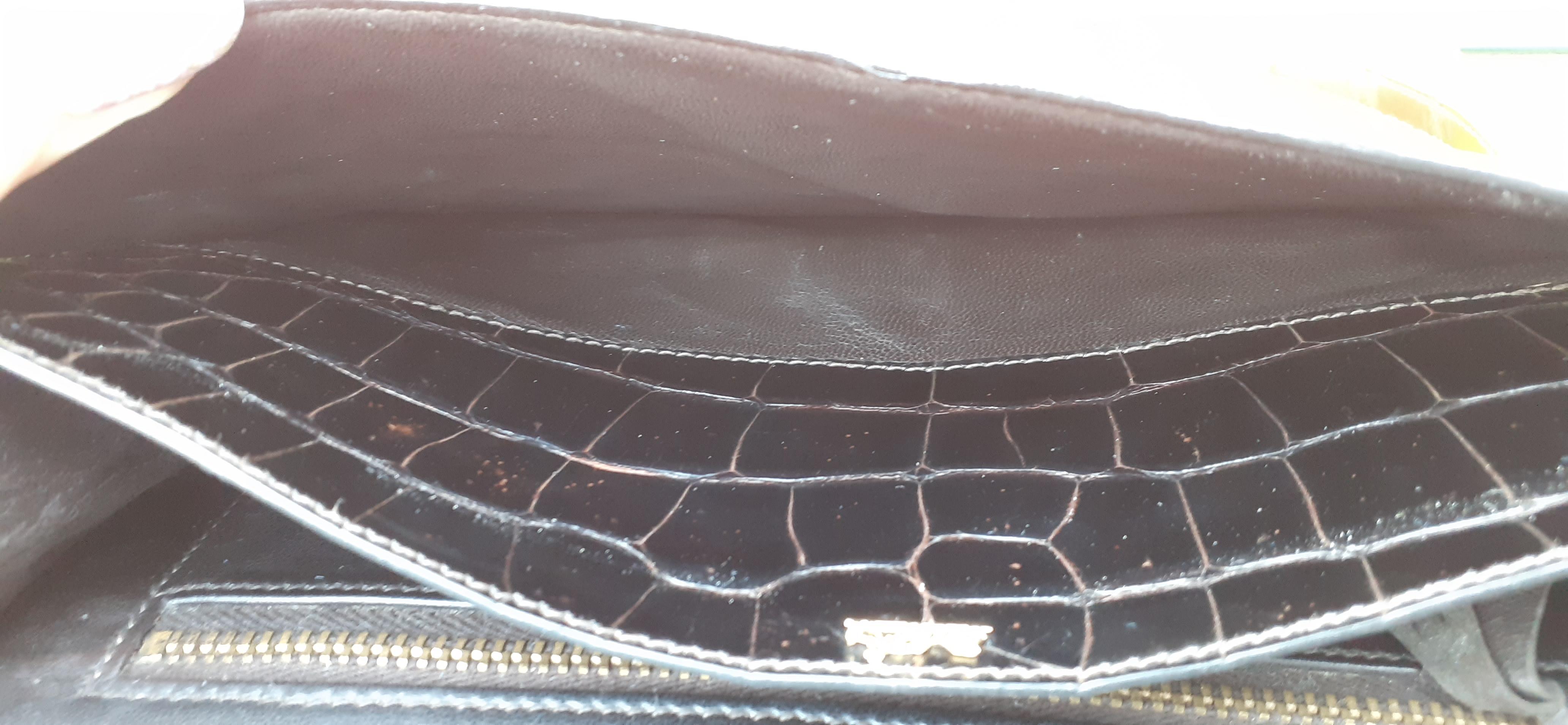 Außergewöhnliche Hermès Vintage Padlock Geldbörse Clutch Tasche glänzend braun Krokodil Ghw im Angebot 11
