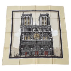 Außergewöhnlicher Hermès Vintage Seidenschal Notre Dame de Paris mit alter Turmspitze RARE