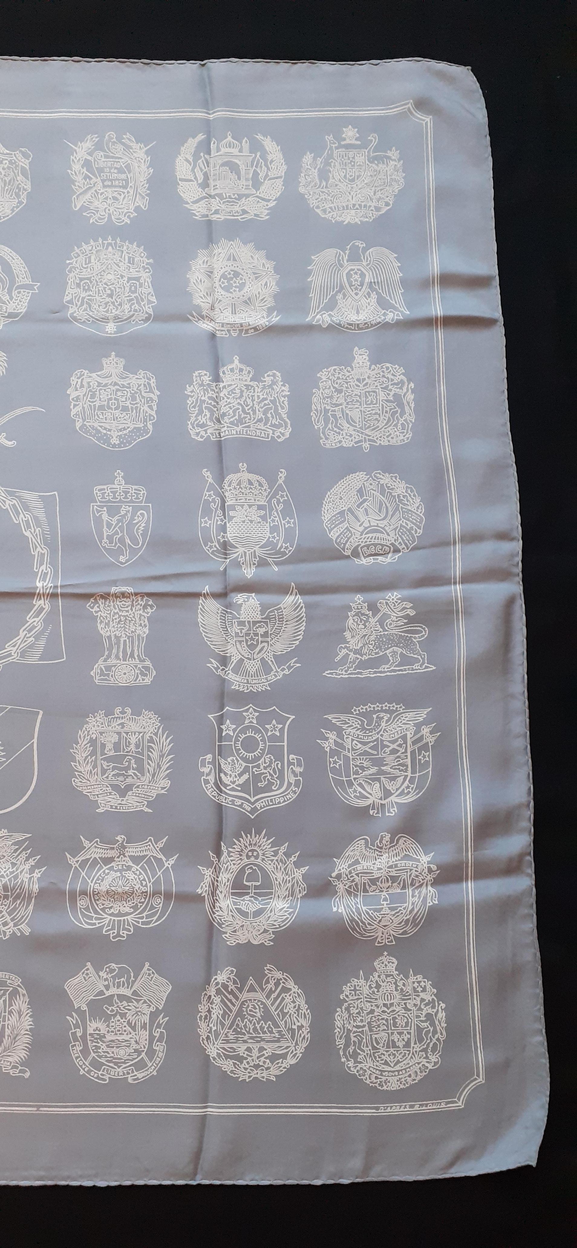 Exceptional Hermès Vintage Silk Scarf O.N.U ONU Hugo Grygkar 1951 In Good Condition In Corcoué Sur Logne, Loire-Atlantique