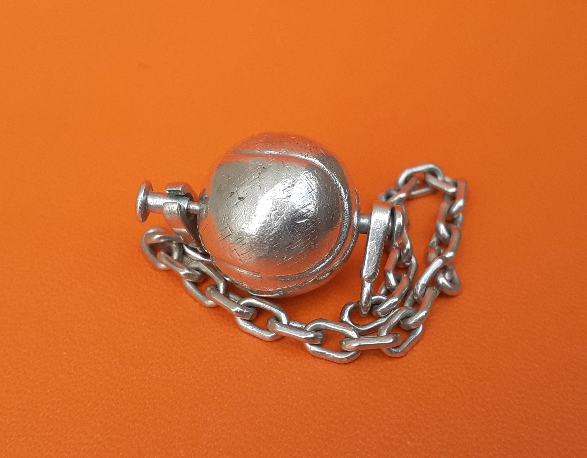 Exceptional Hermès Vintage Tennis Ball Key Ring Keychain in Silver Rare For Sale 4