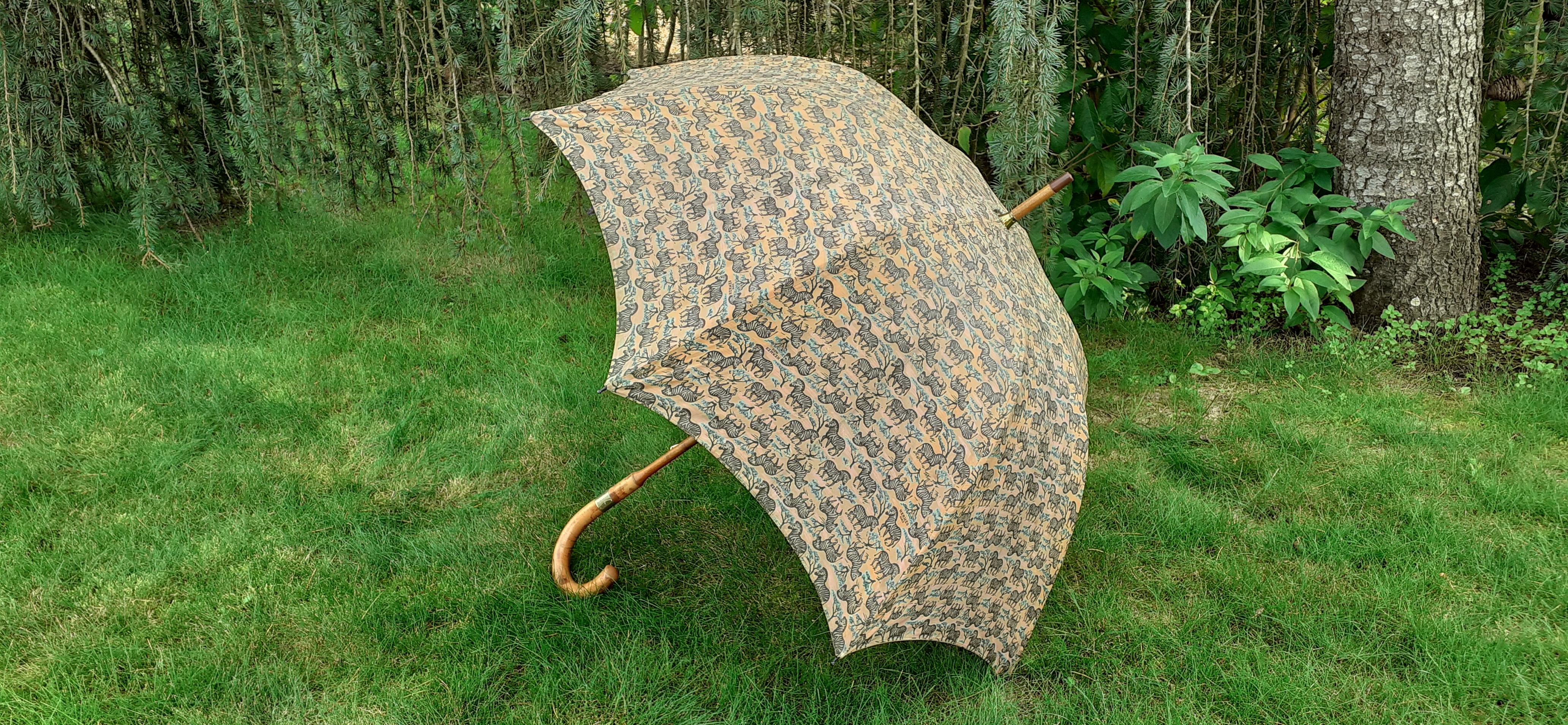 Rare and Lovely Authentic Hermès Umbrella

Print: Zebras

Vintage Item from 1988, 