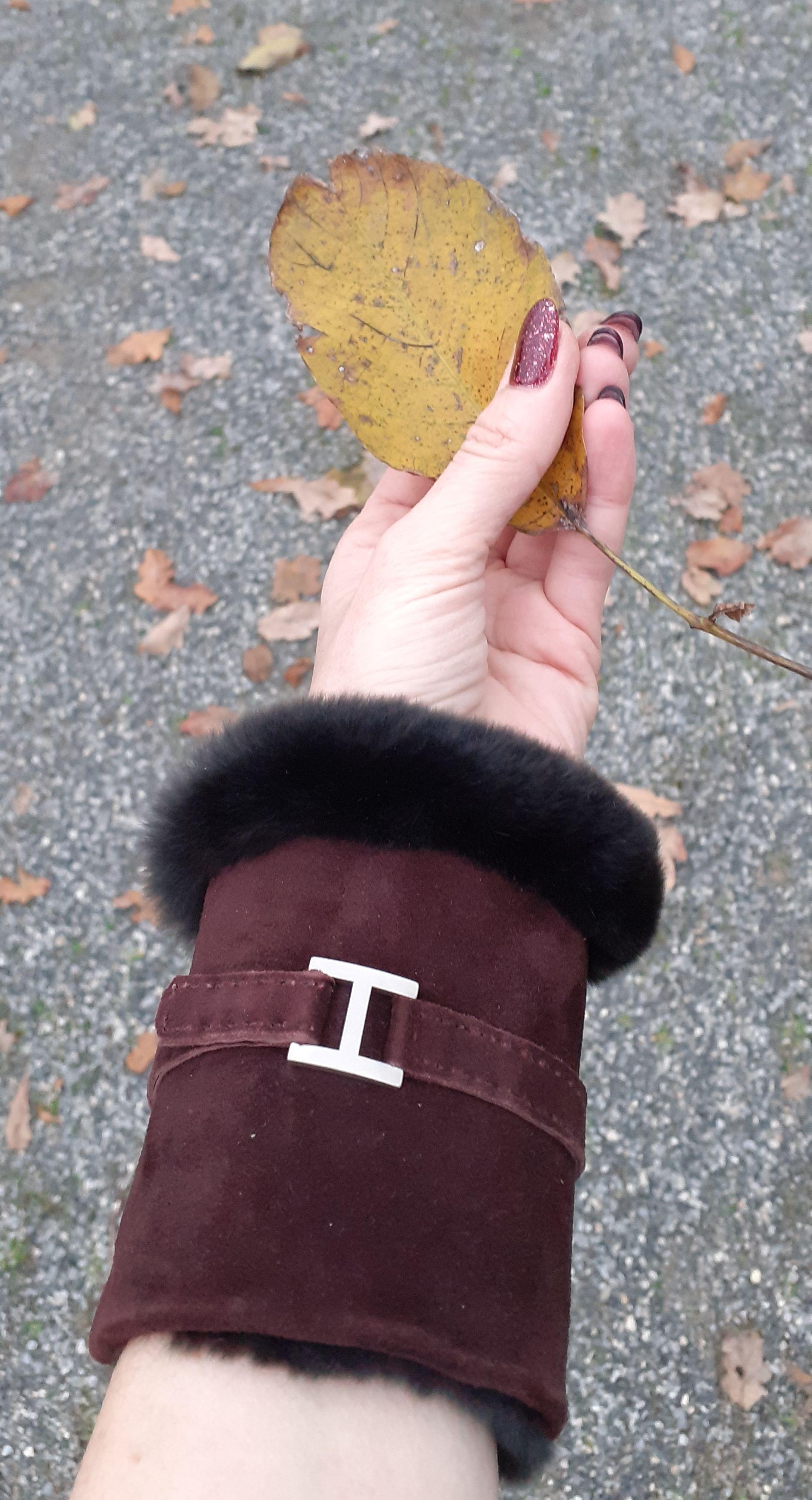 Exceptional Hermès Wrist Warmer Cuff Cover Wristband Hand Muff in Leather S/M For Sale 7