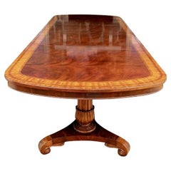 Eccezionale tavolo allungabile a doppio piedistallo in mogano Hickory White