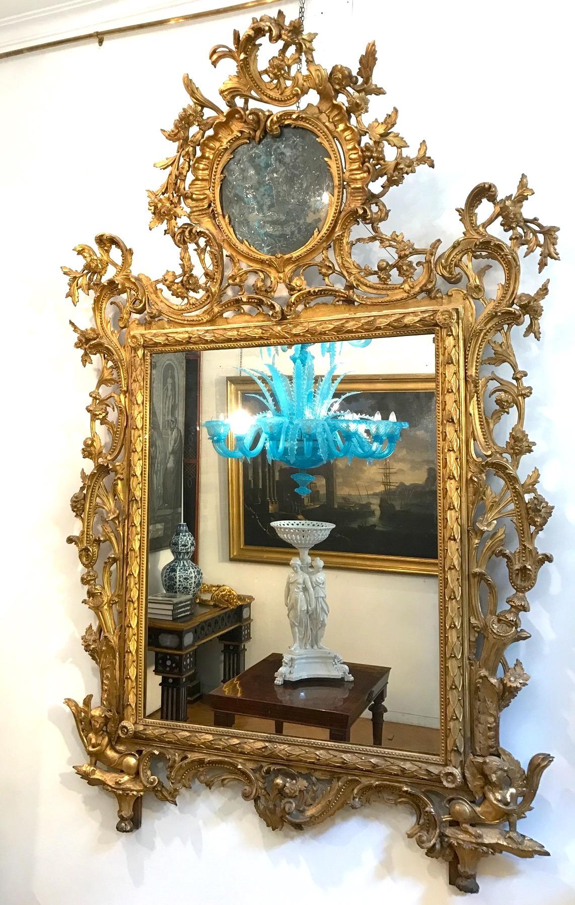 Exceptionnel miroir italien du 18ème siècle en bois doré sculpté Toscane 1740 en vente 7