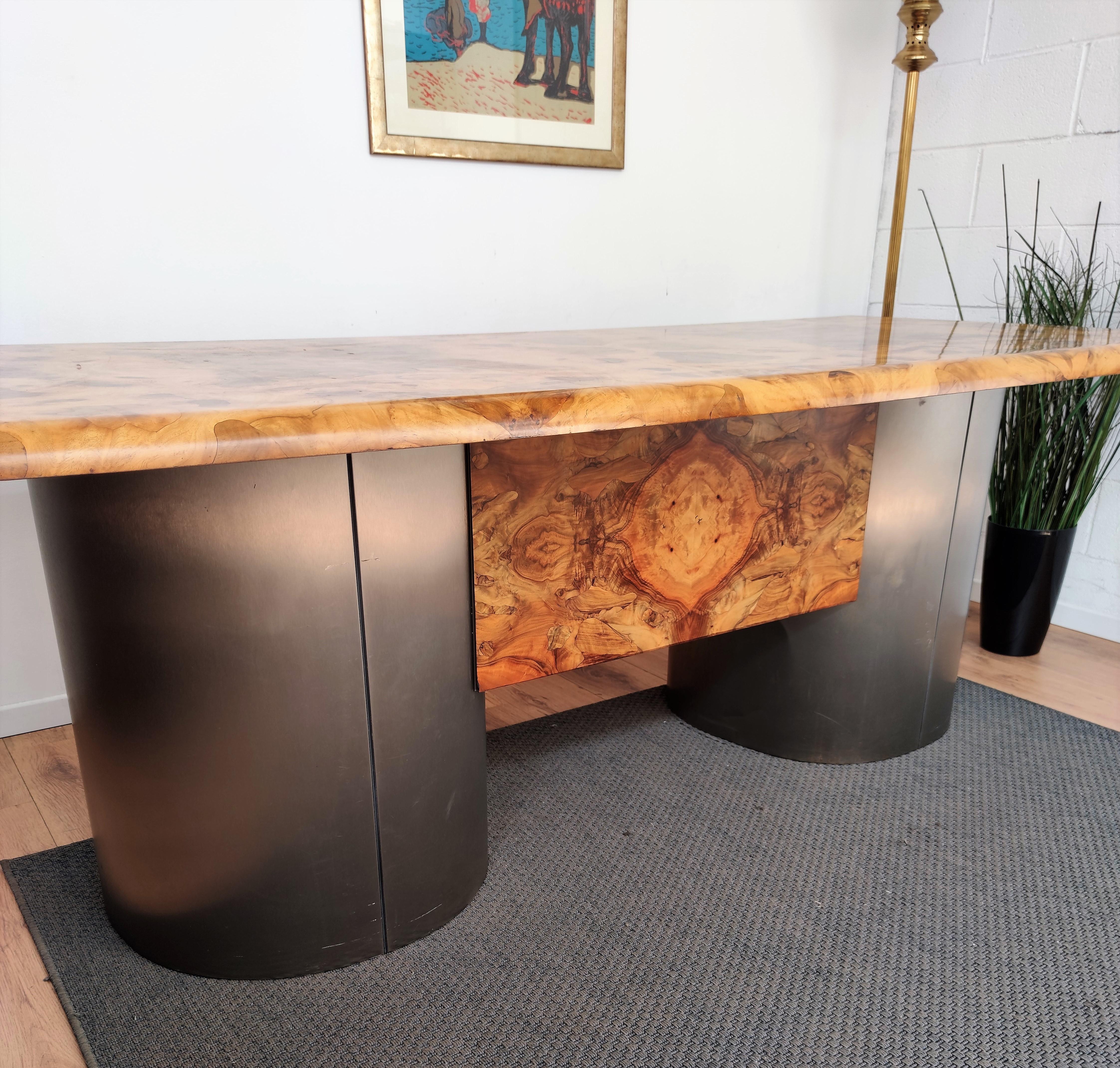 Exceptional Italian Executive Desk in Veneer Burl Briar Walnut Wood and Steel For Sale 4