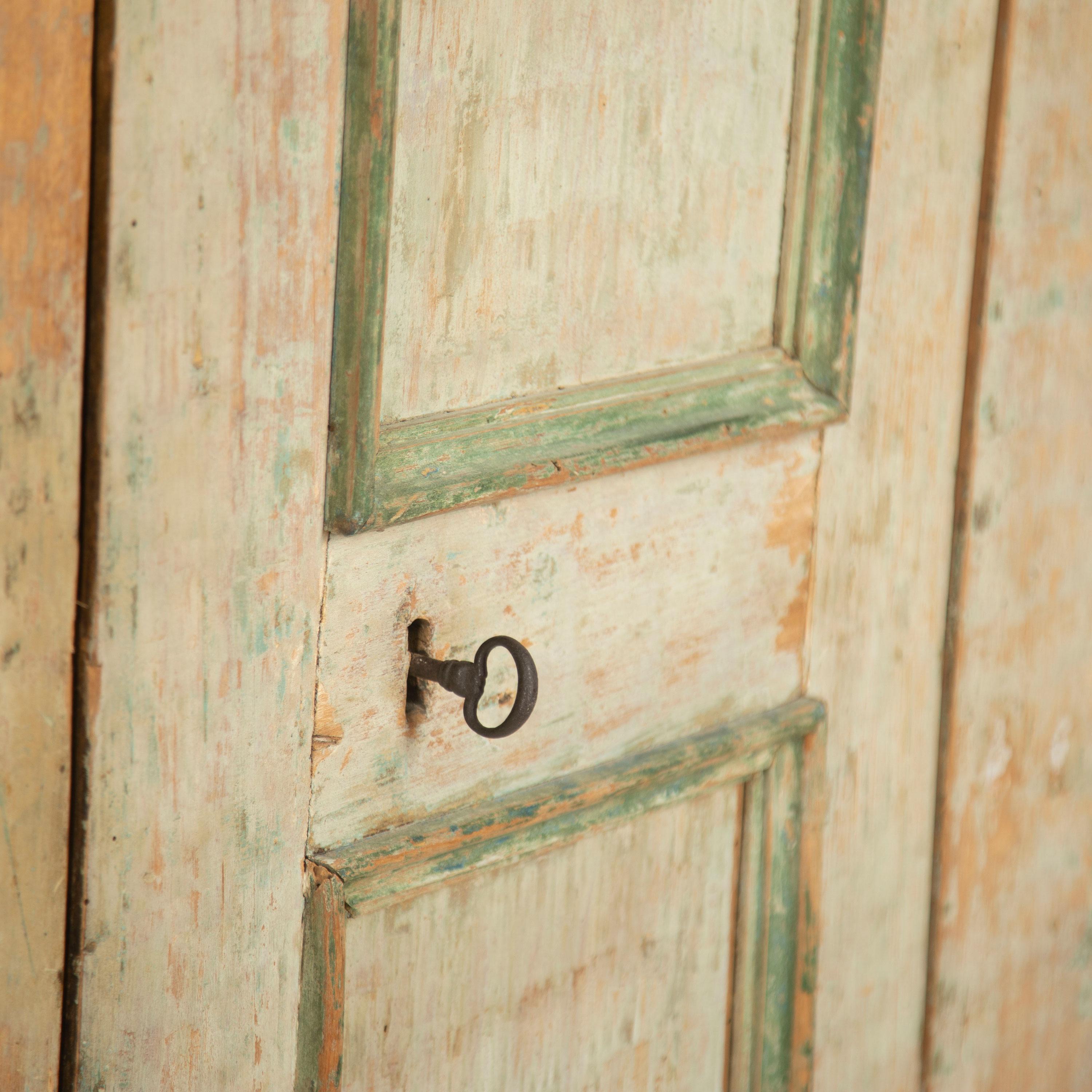 19th Century Exceptional Italian Four-Door Cupboard, circa 1800