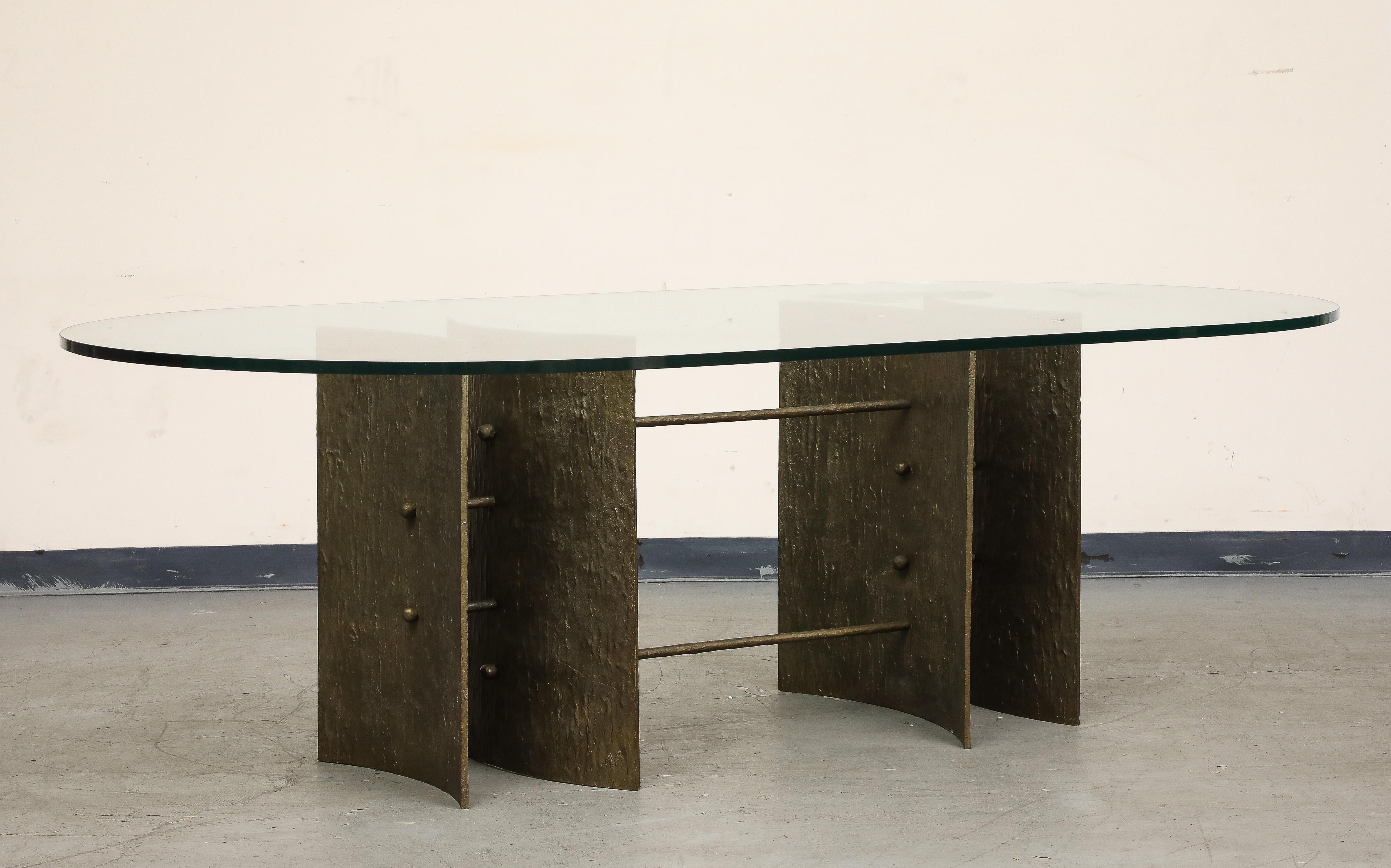 Exceptionnelle base de table sculpturale italienne en bronze intégral, vers les années 1970 en vente 11