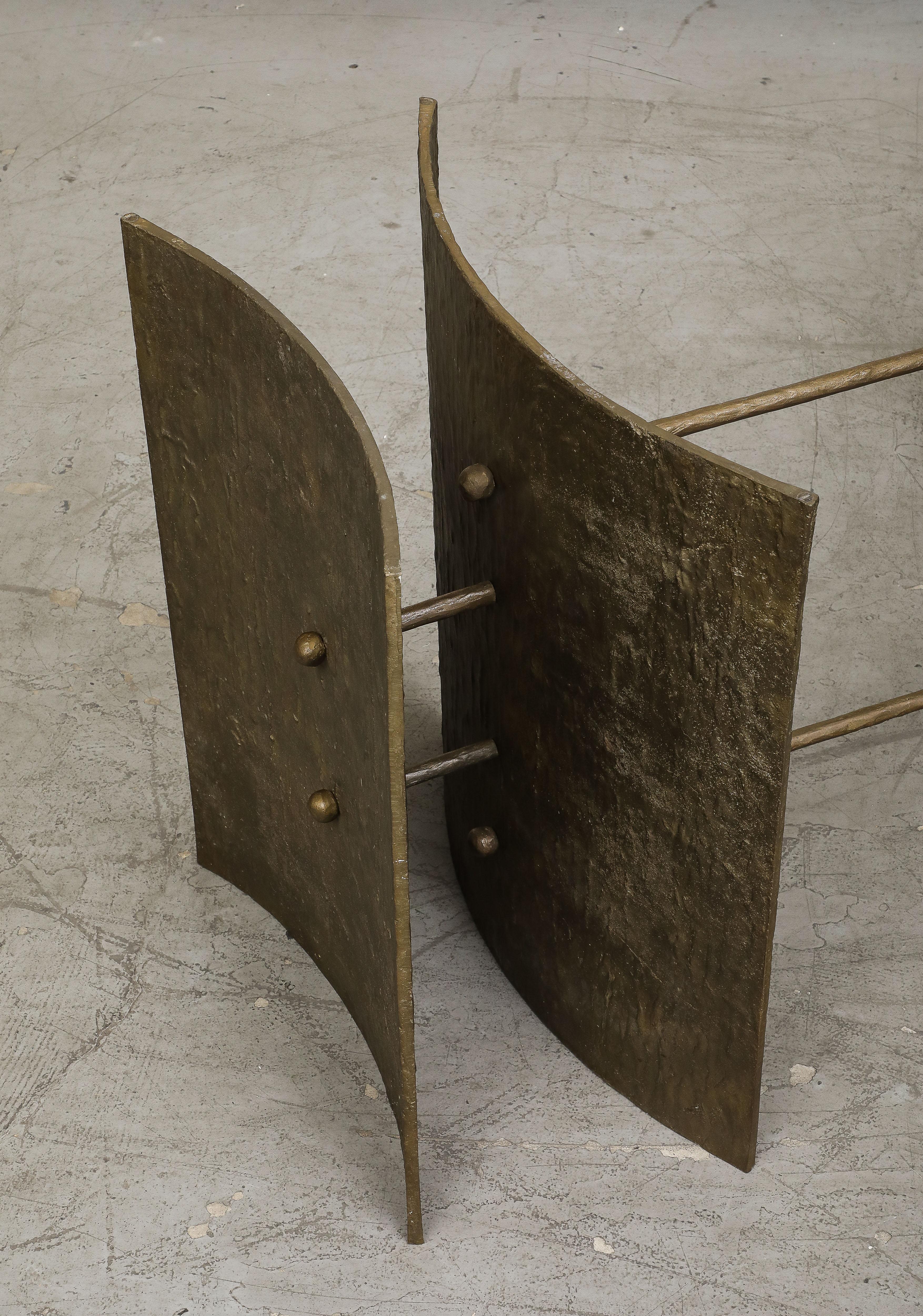 Exceptionnelle base de table sculpturale italienne en bronze intégral, vers les années 1970 en vente 3