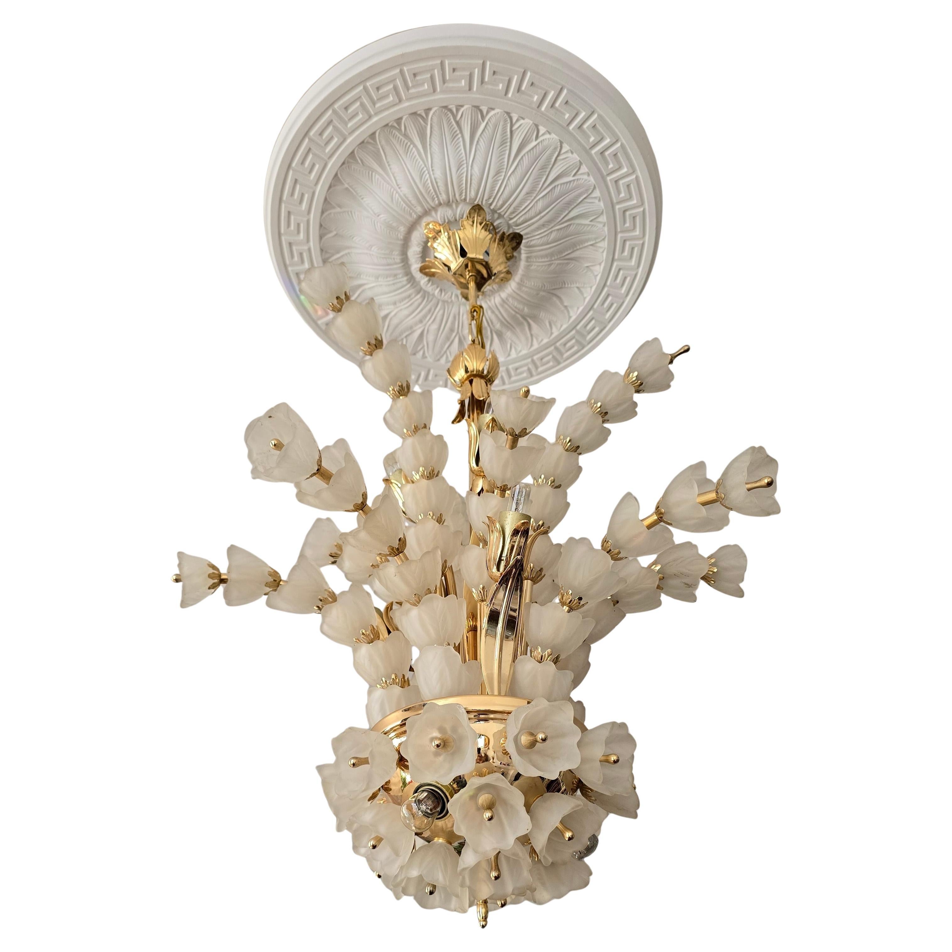 Exceptional Italian Murano Glass Chandelier with 85 Handcrafted Flowers For Sale