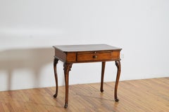 Exceptionnel bureau italien de Venise, en noyer sculpté, de la période LXIV, vers 1735