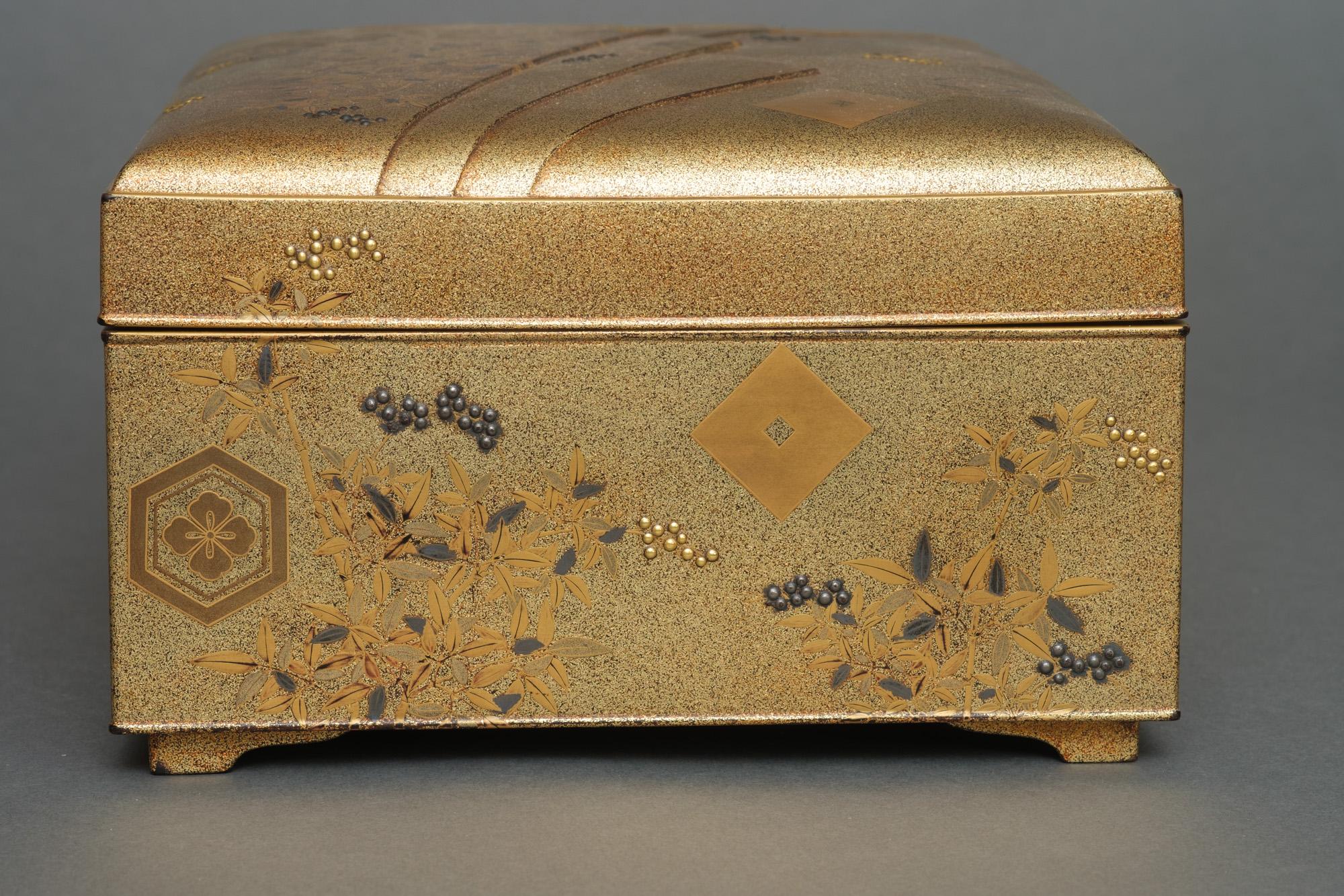 Eccezionale Tebako giapponese in lacca d'oro 手箱 'Scatola per accessori personali' in vendita 9