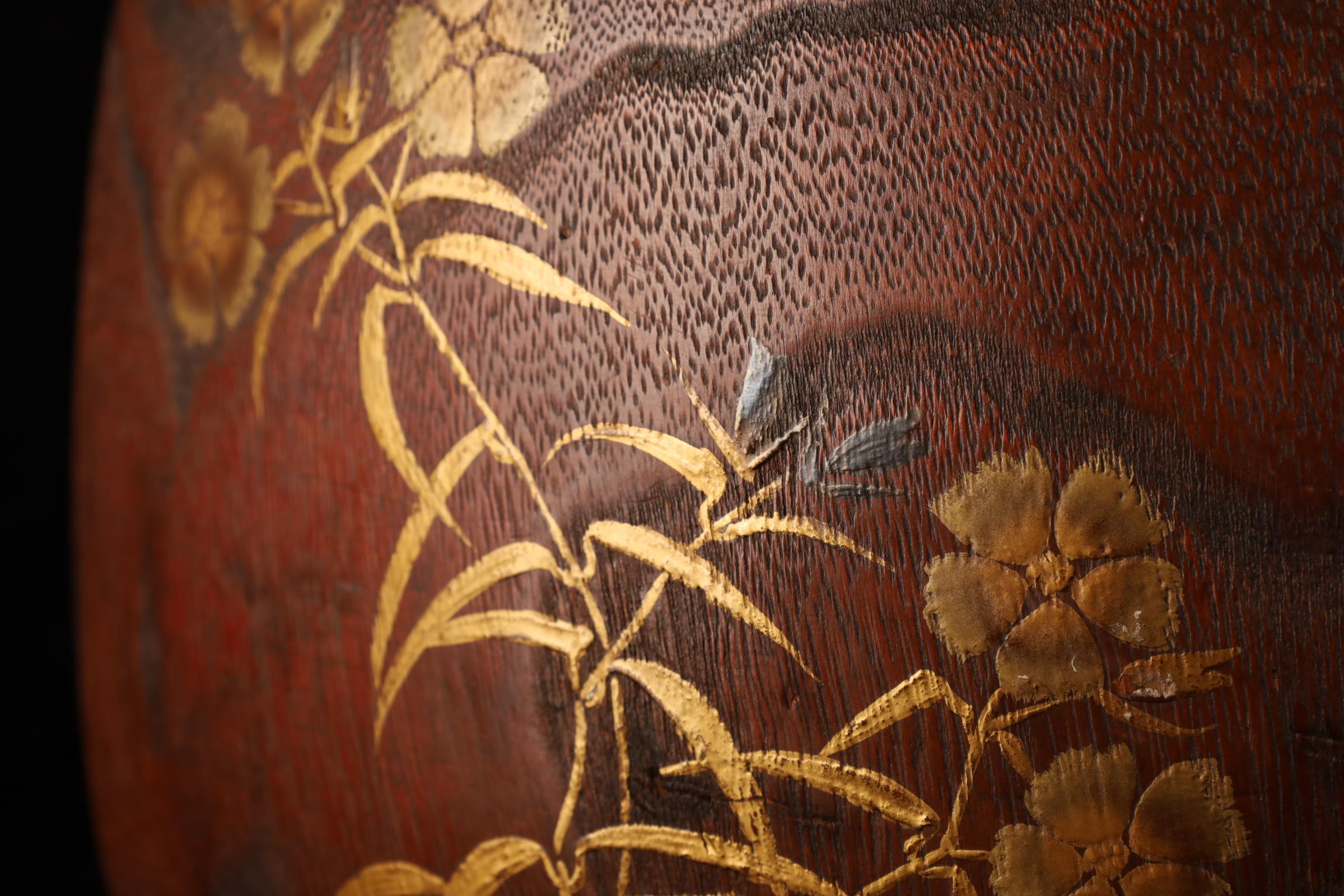 Exceptionnel Hibachi japonais laqué avec fleurs de pavot en Mak d'or et d'argent en vente 10