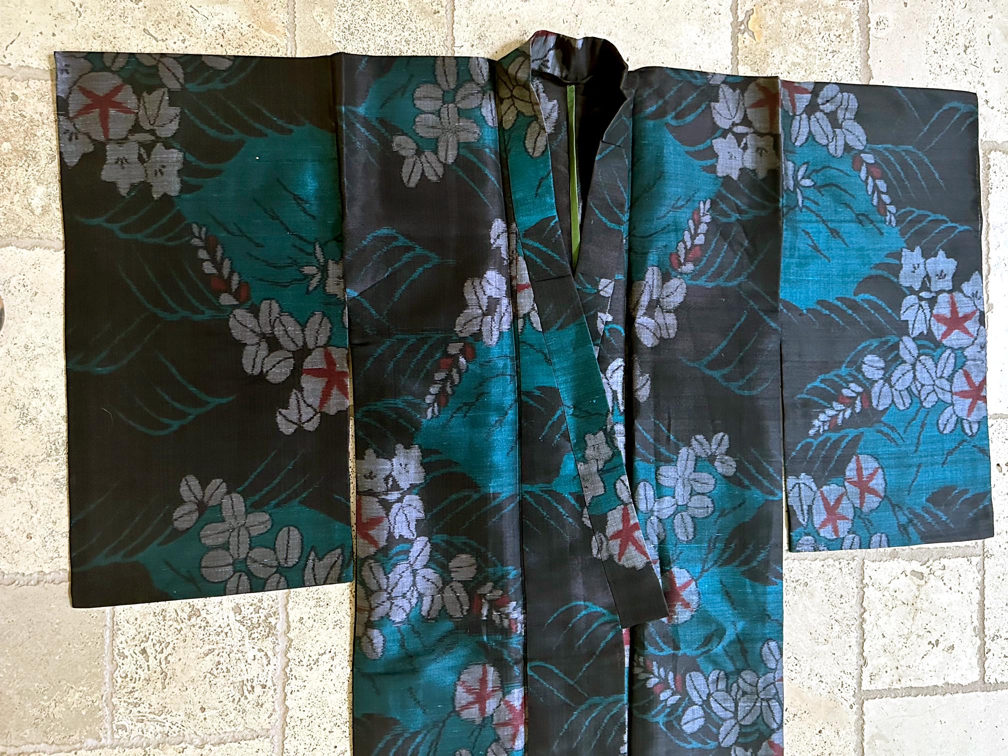 Showa Exceptional Japanese Summer Asa Hitoe Weft Ikat Kimono Provenance en vente