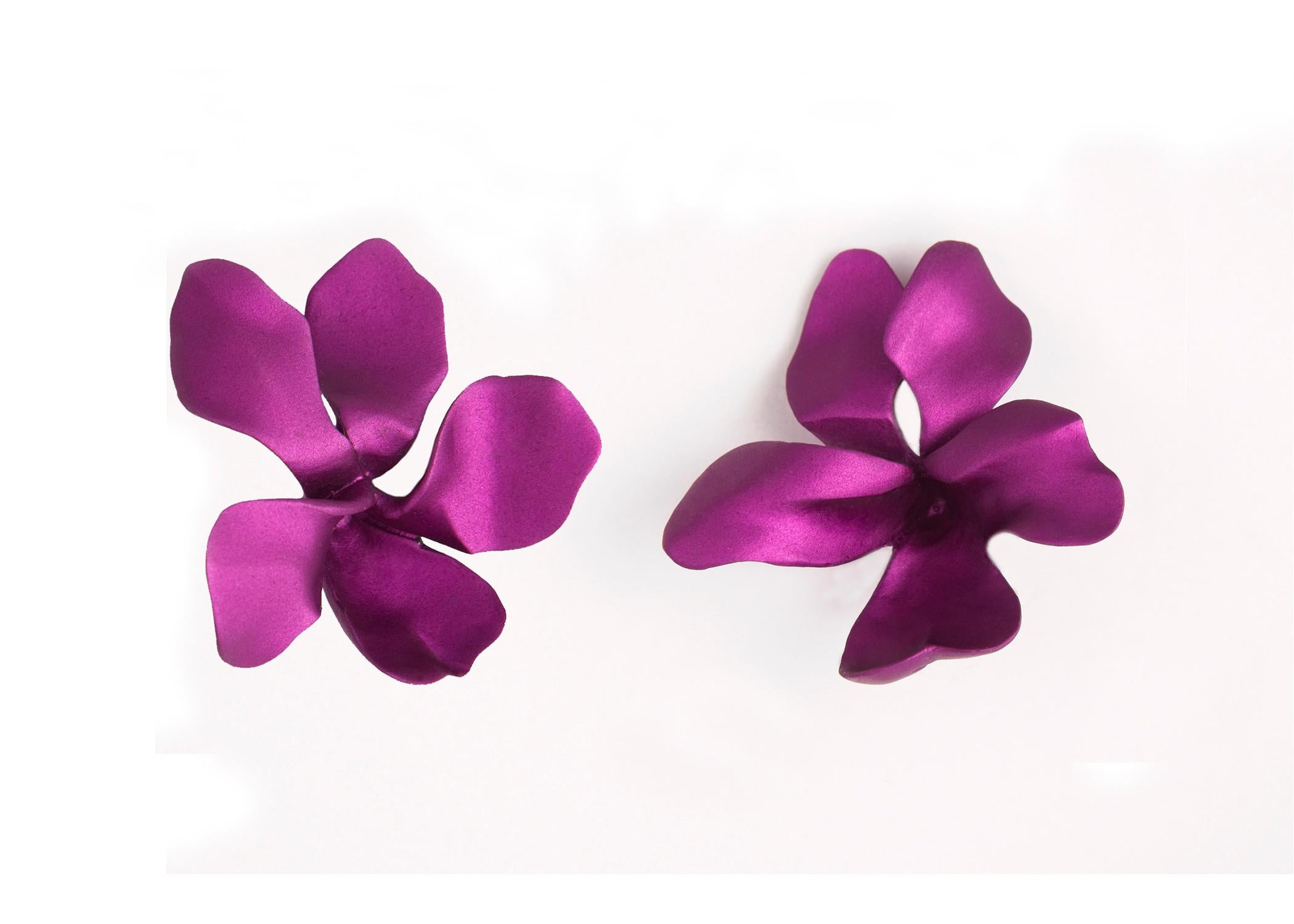 Contemporary Exceptional JAR Violet Earrings