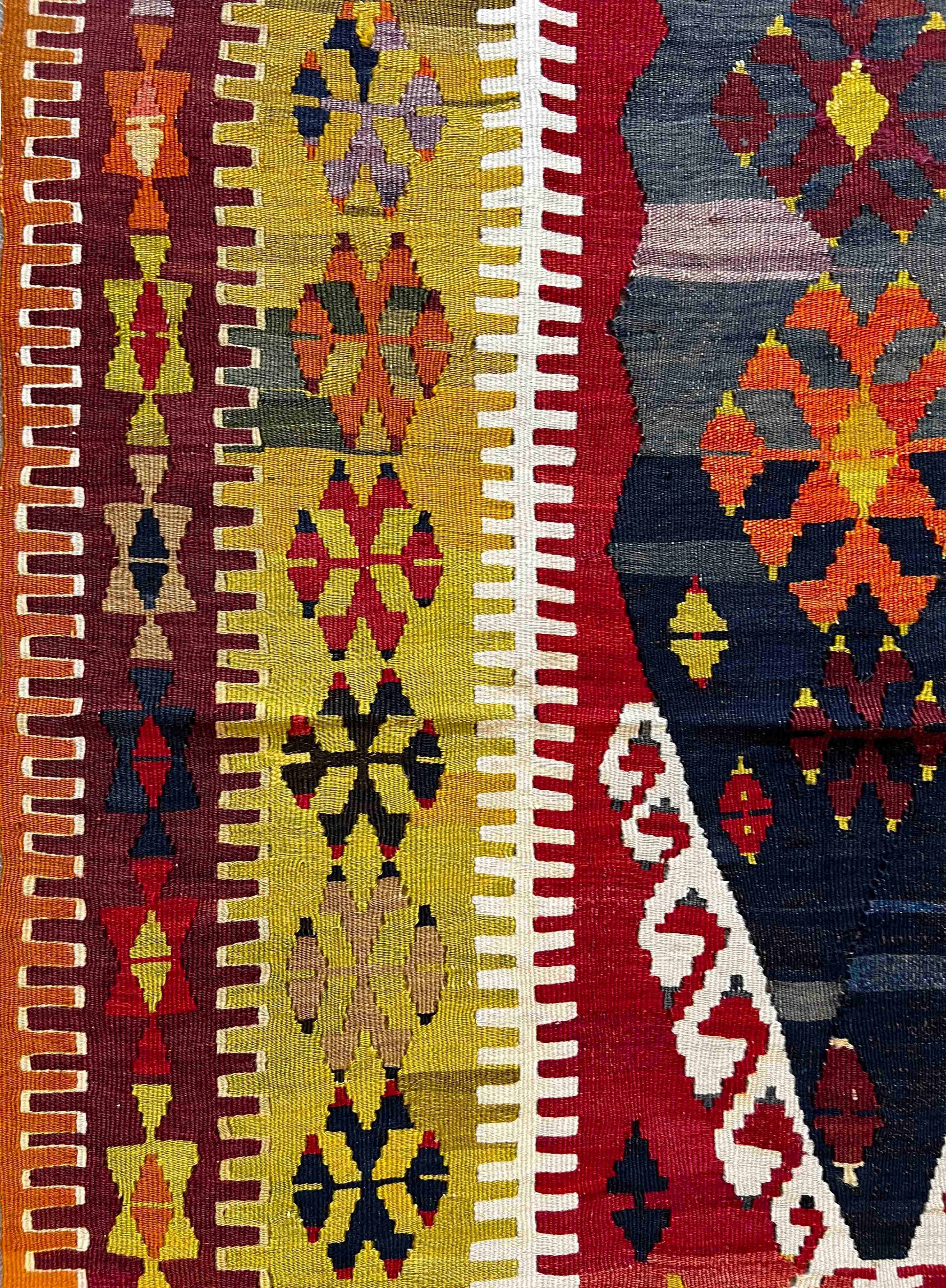 Exceptional Kilim from Turkey , 19th Century- N° 695 For Sale 4