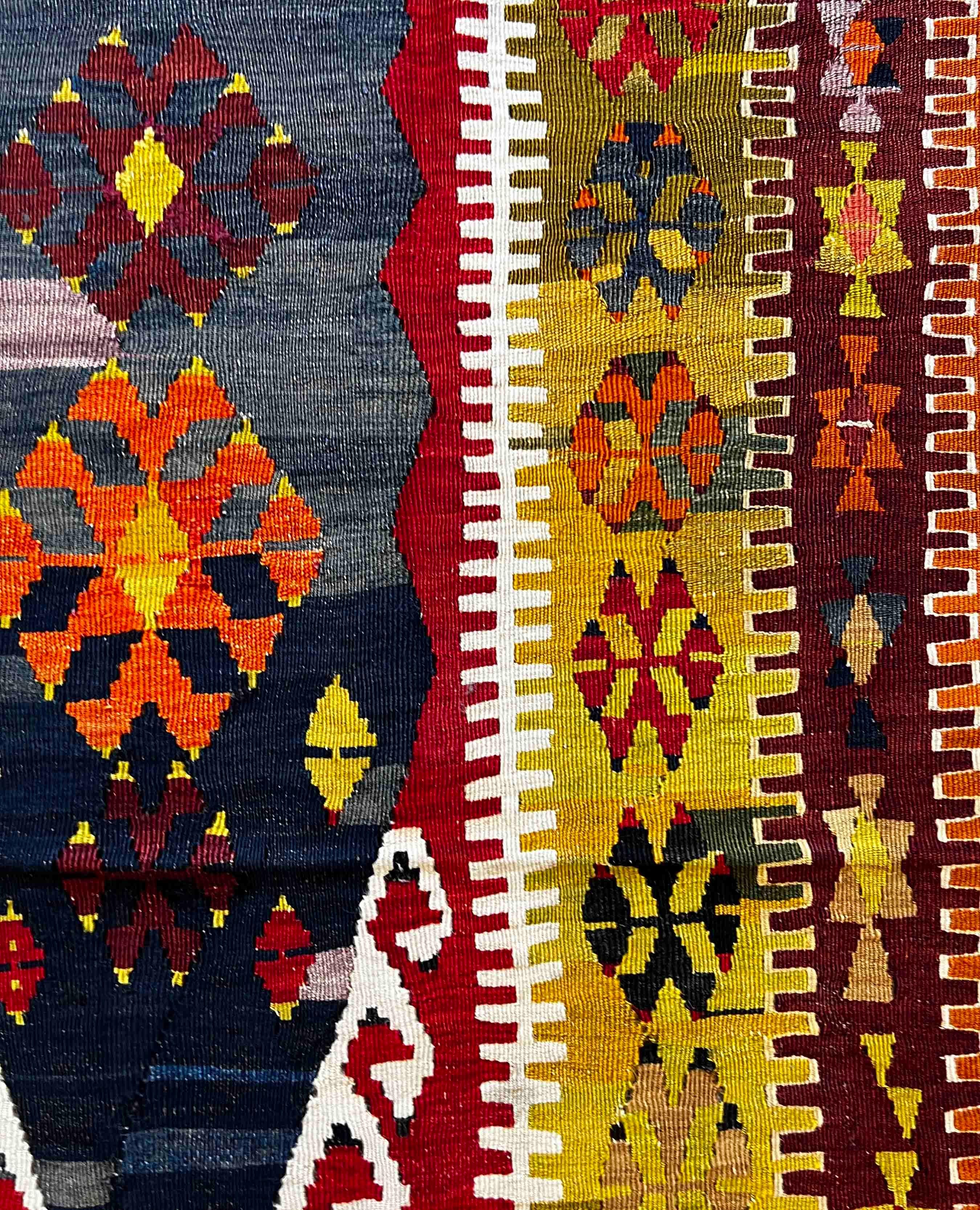  Exceptional Kilim from Turkey , 19th Century- N° 695 For Sale 1