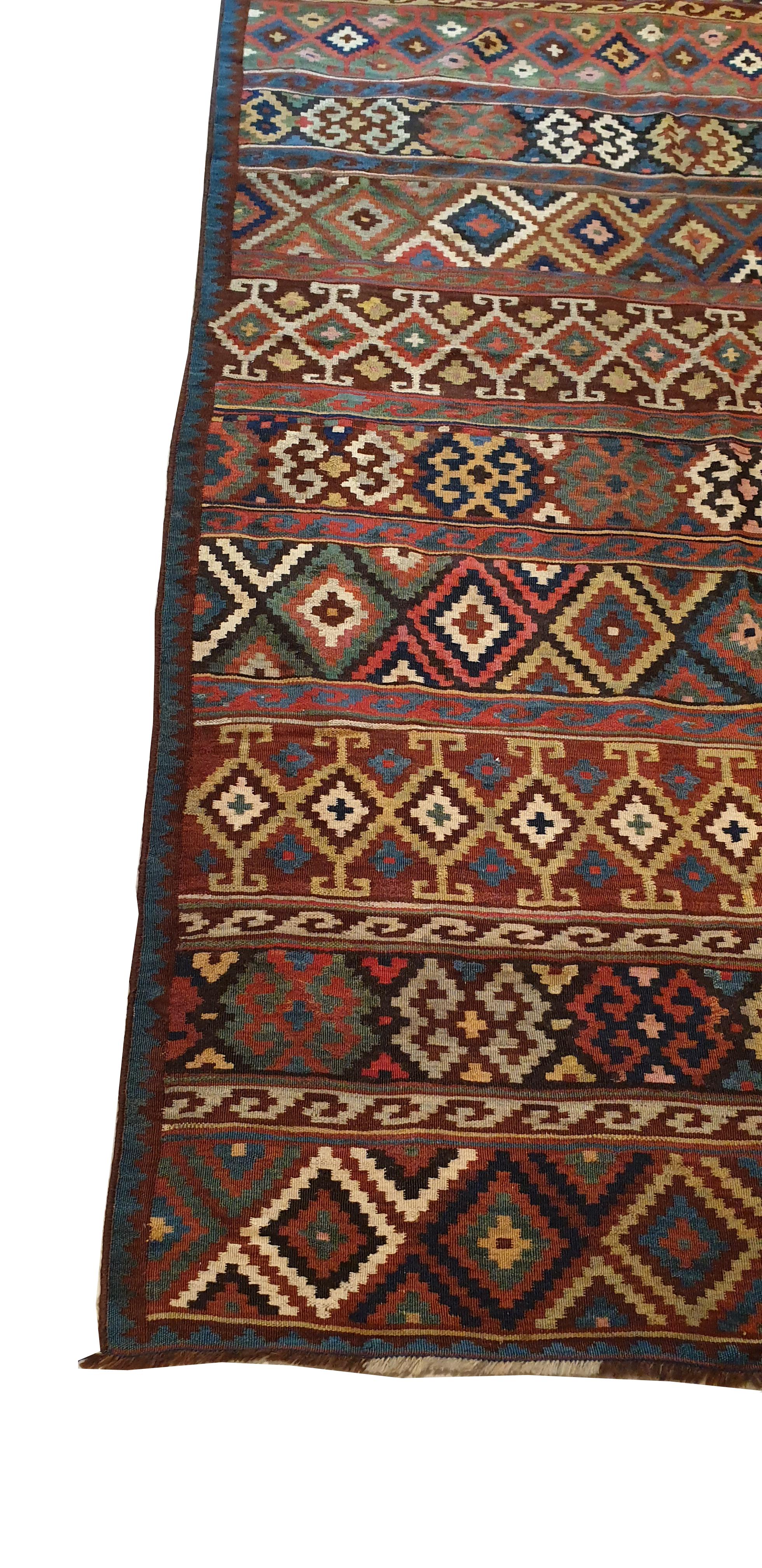 847 - Exceptional Kilim of Caucasian Region in 19th Century Wool  In Excellent Condition For Sale In Paris, FR
