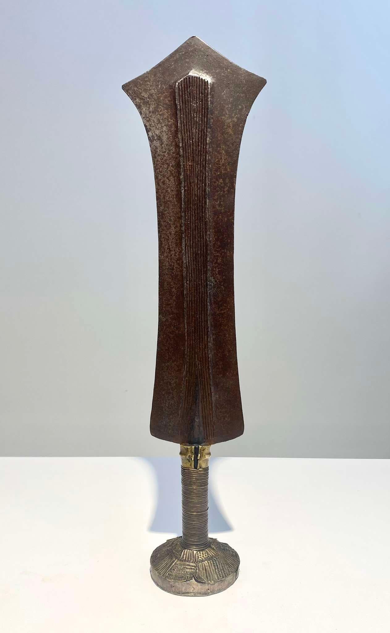 Exceptional Knife Or Saber From The Teke Tribe, Dr Congo / Kongo Brazzaville 19t In Good Condition For Sale In Leuven, BE