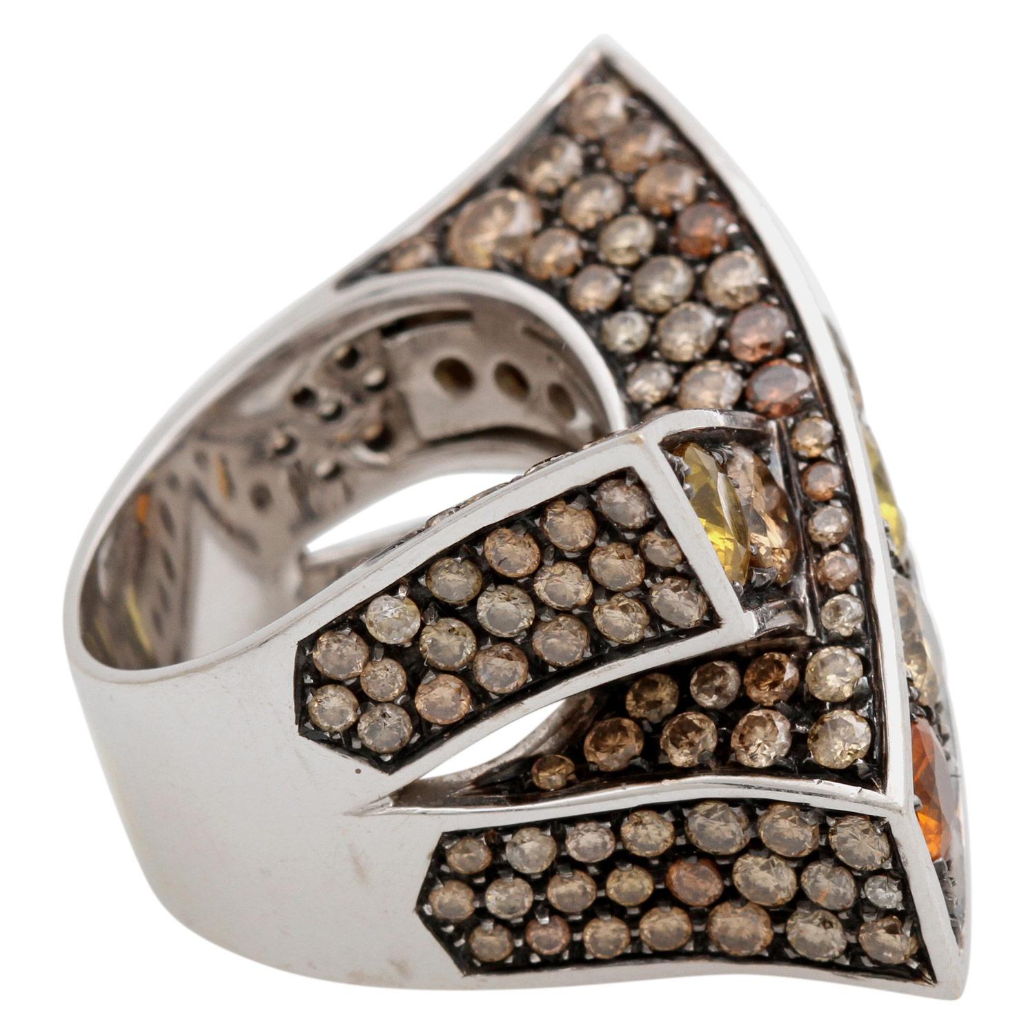 Brilliant Cut Exceptional Ladies Ring For Sale