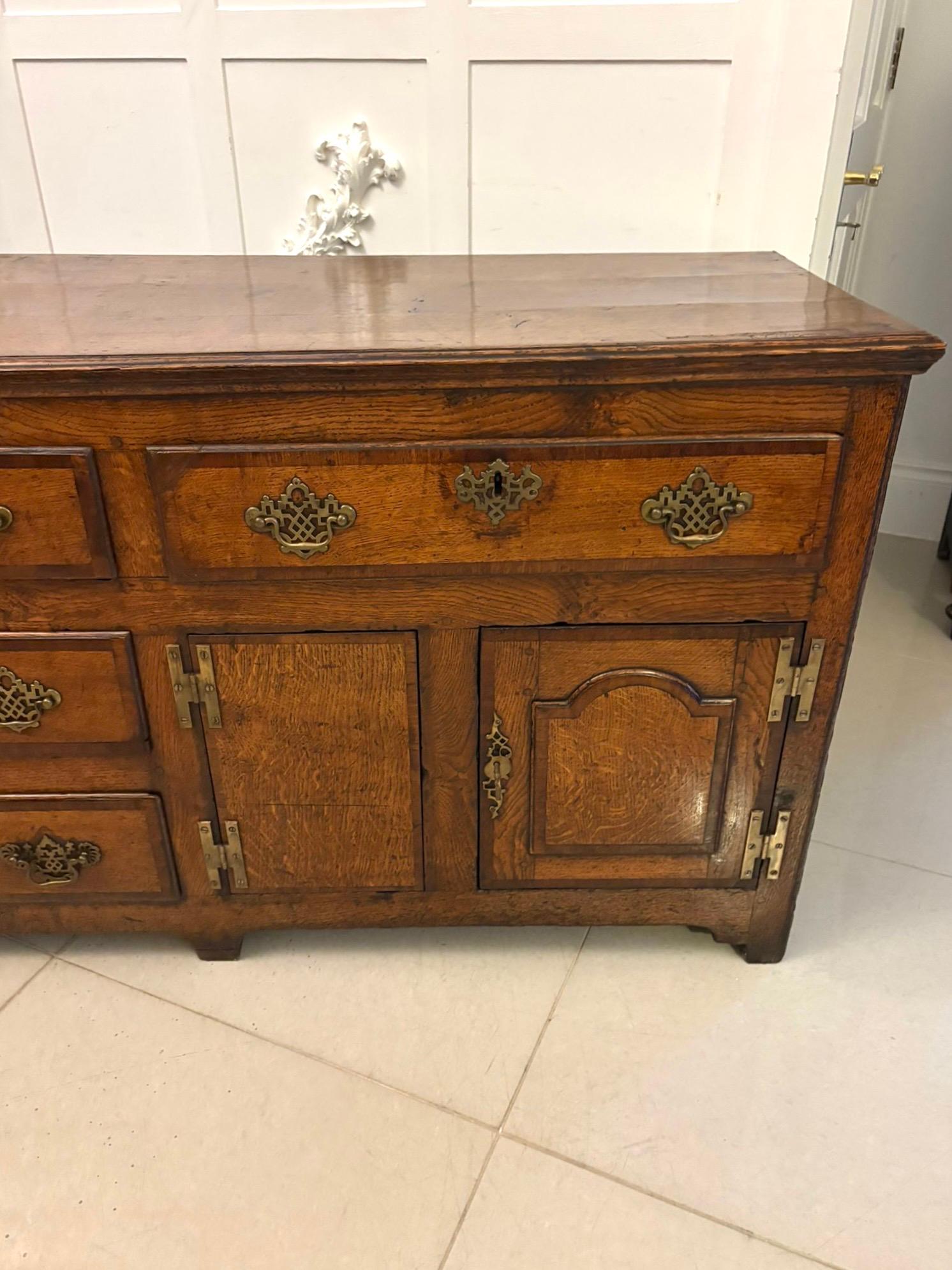 Eccezionale grande base per comò / credenza in Oak antica di qualità del XVIII secolo 4
