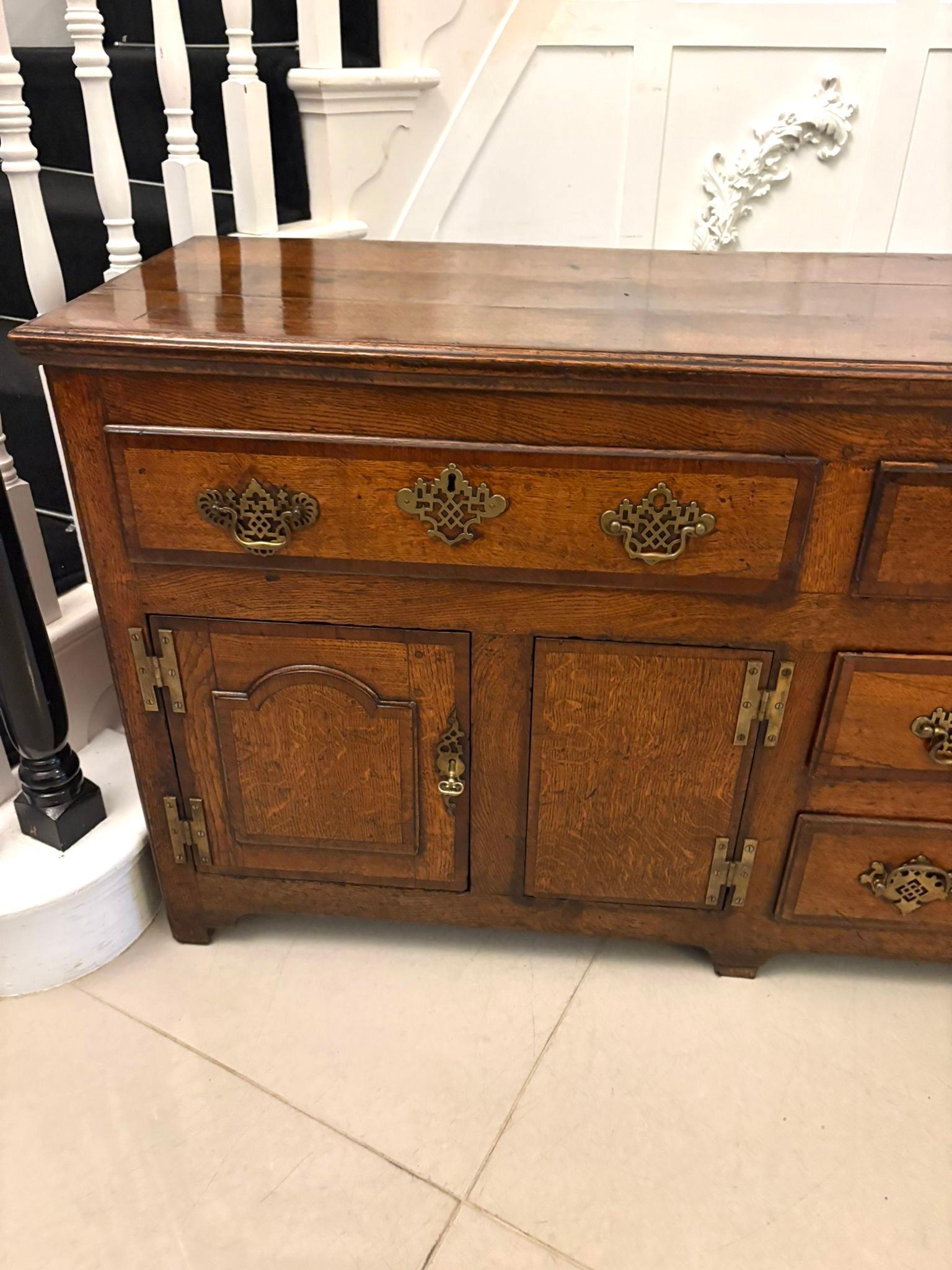 Eccezionale grande base per comò / credenza in Oak antica di qualità del XVIII secolo 5