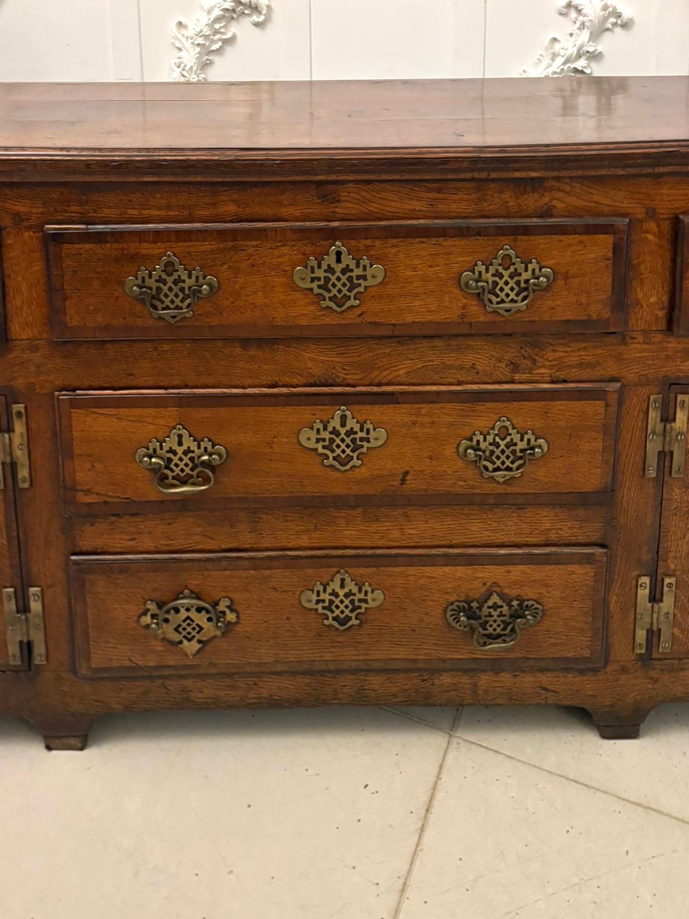 Eccezionale grande base per comò / credenza in Oak antica di qualità del XVIII secolo 3